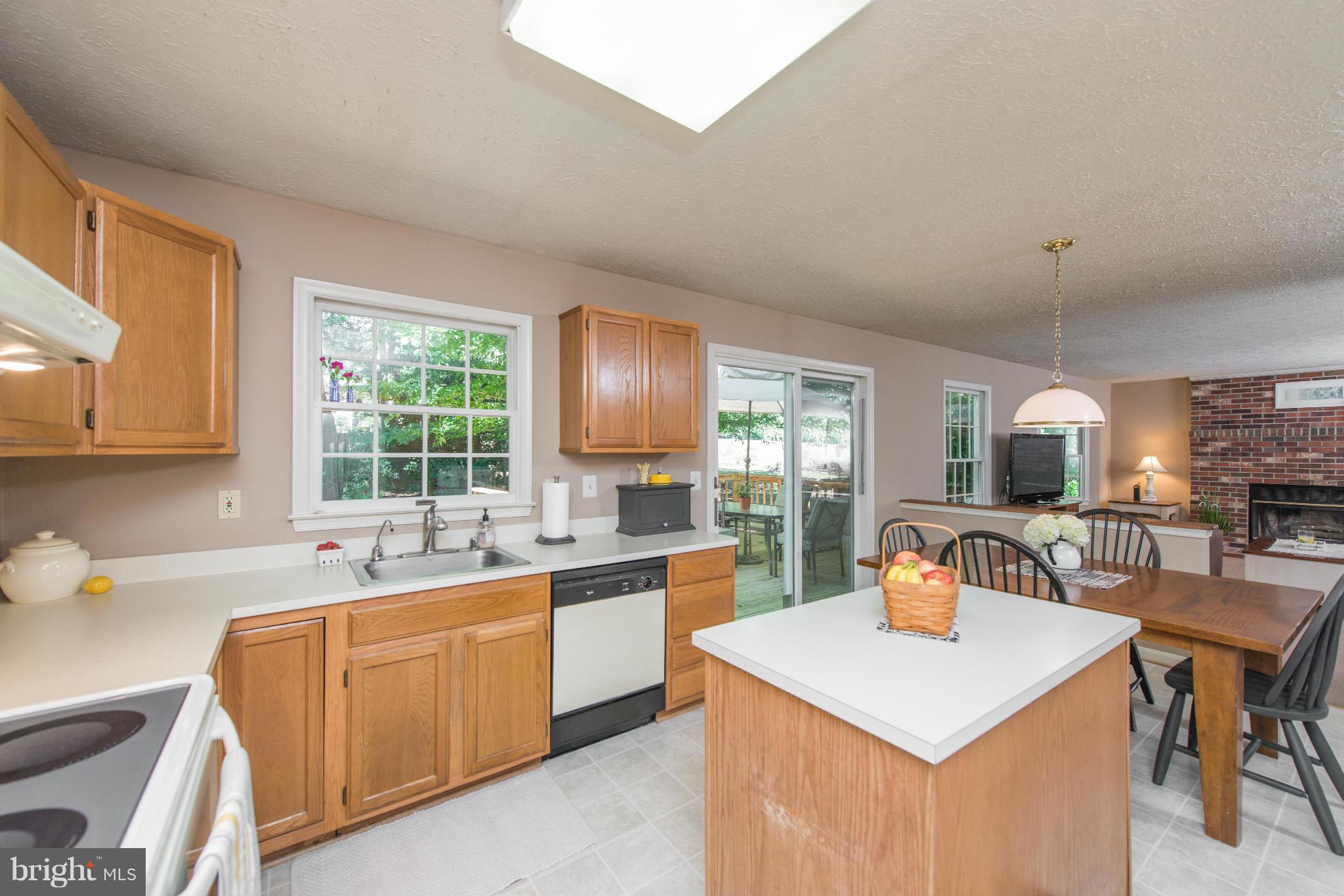 COURTS OF FOUR SEASONS - Residential