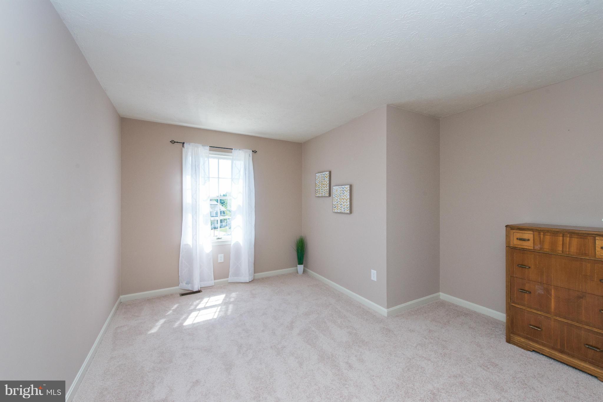 COURTS OF FOUR SEASONS - Residential