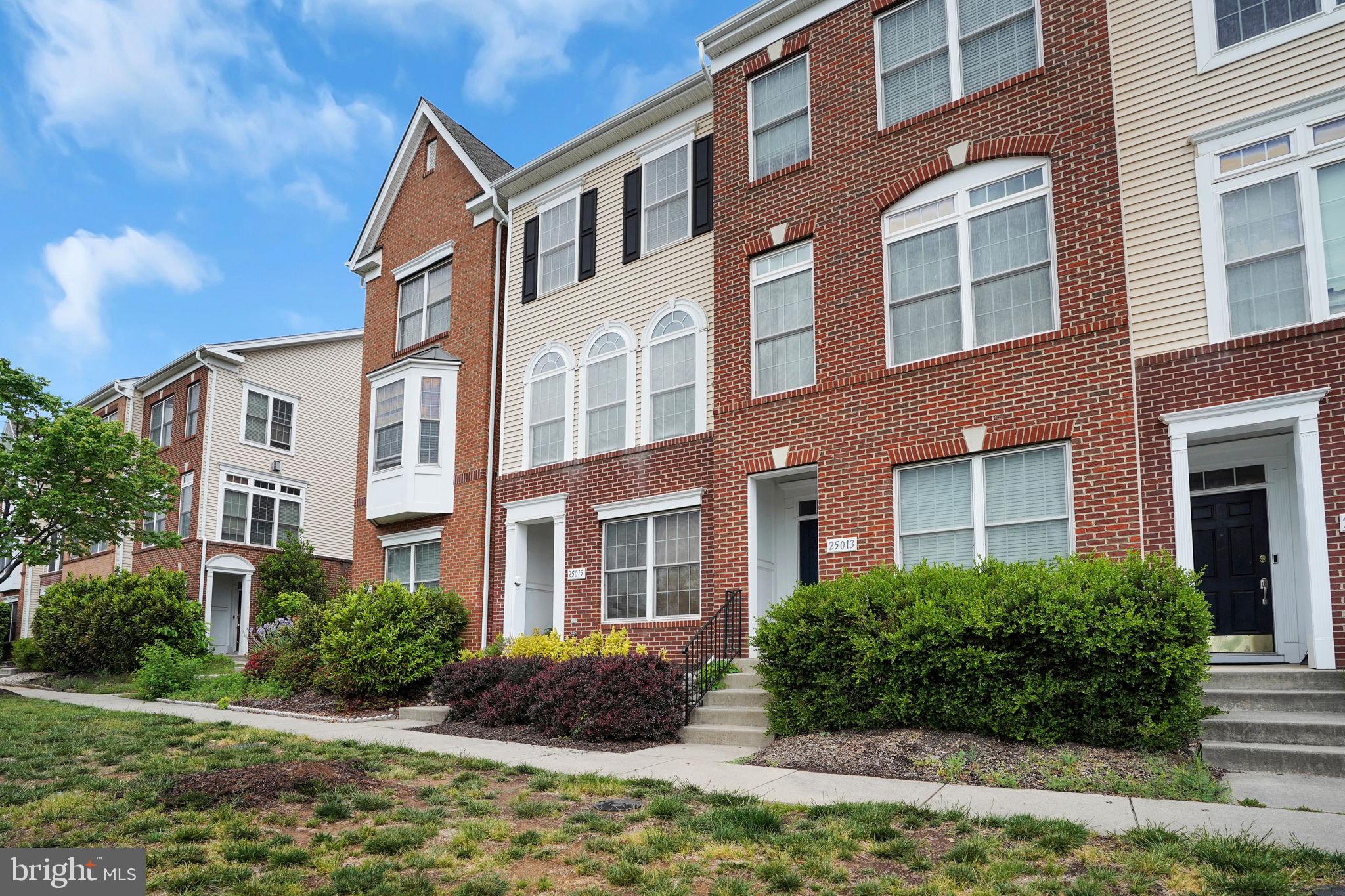 SOUTH RIDING - Residential