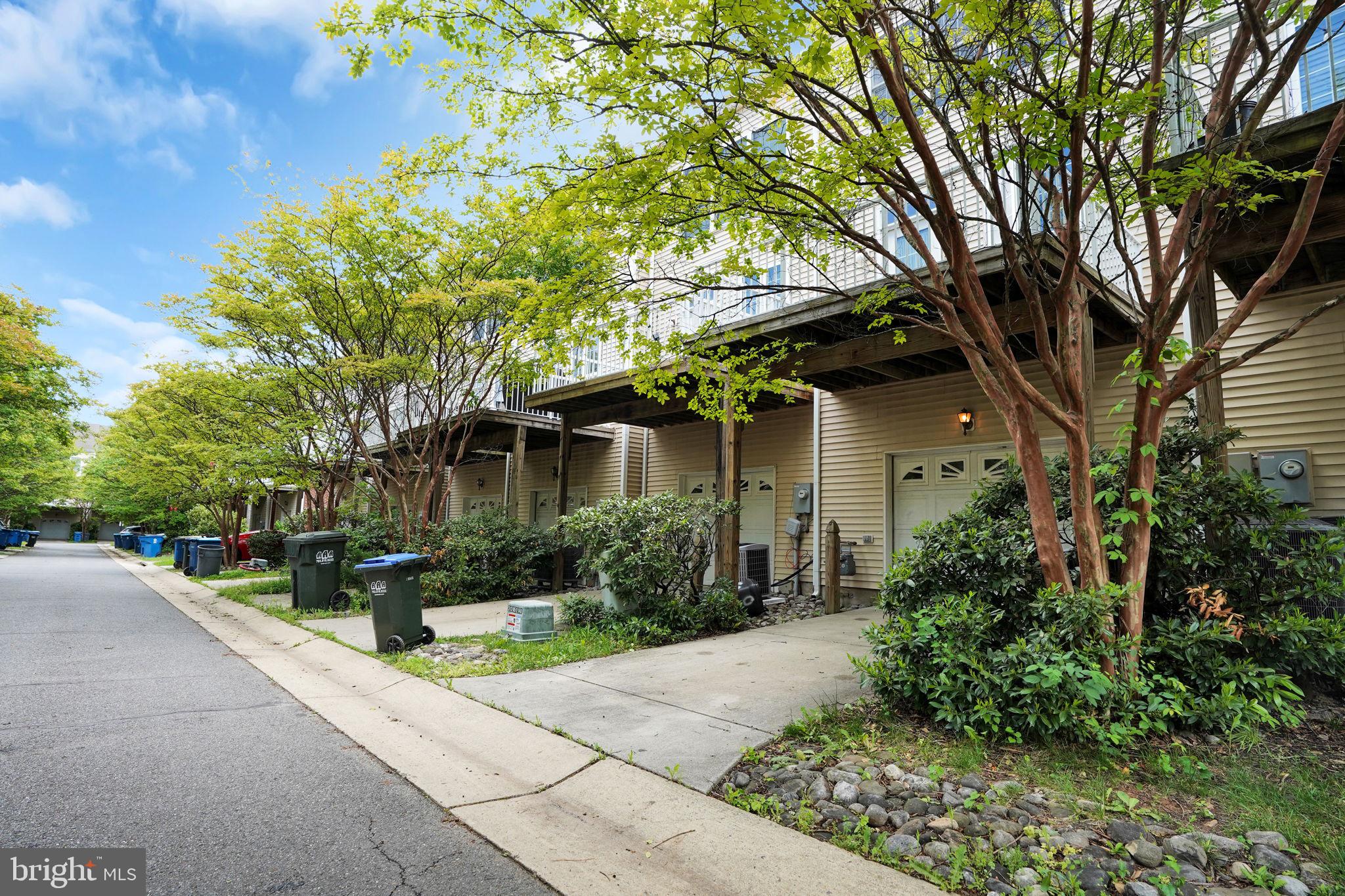 SOUTH RIDING - Residential