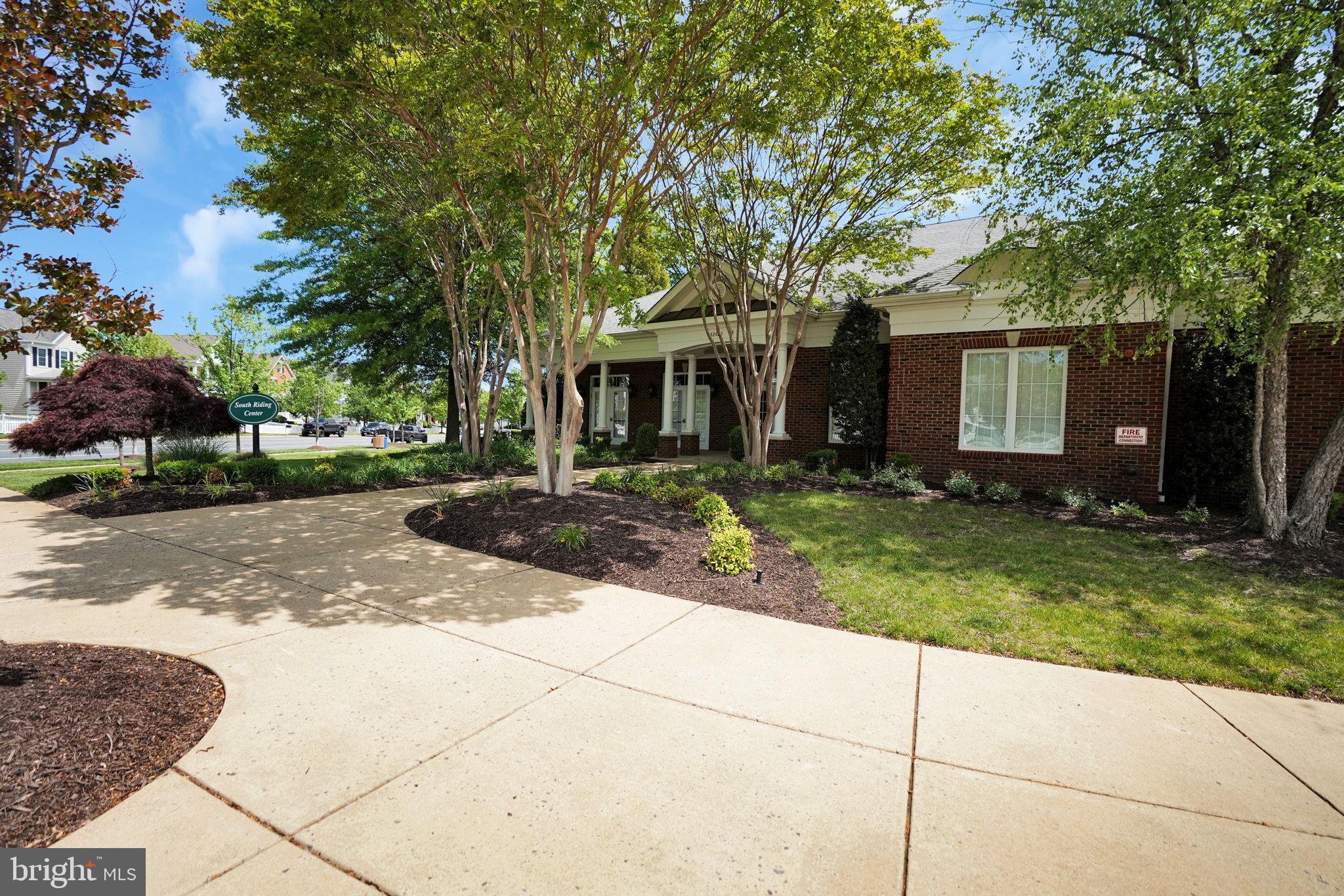 SOUTH RIDING - Residential