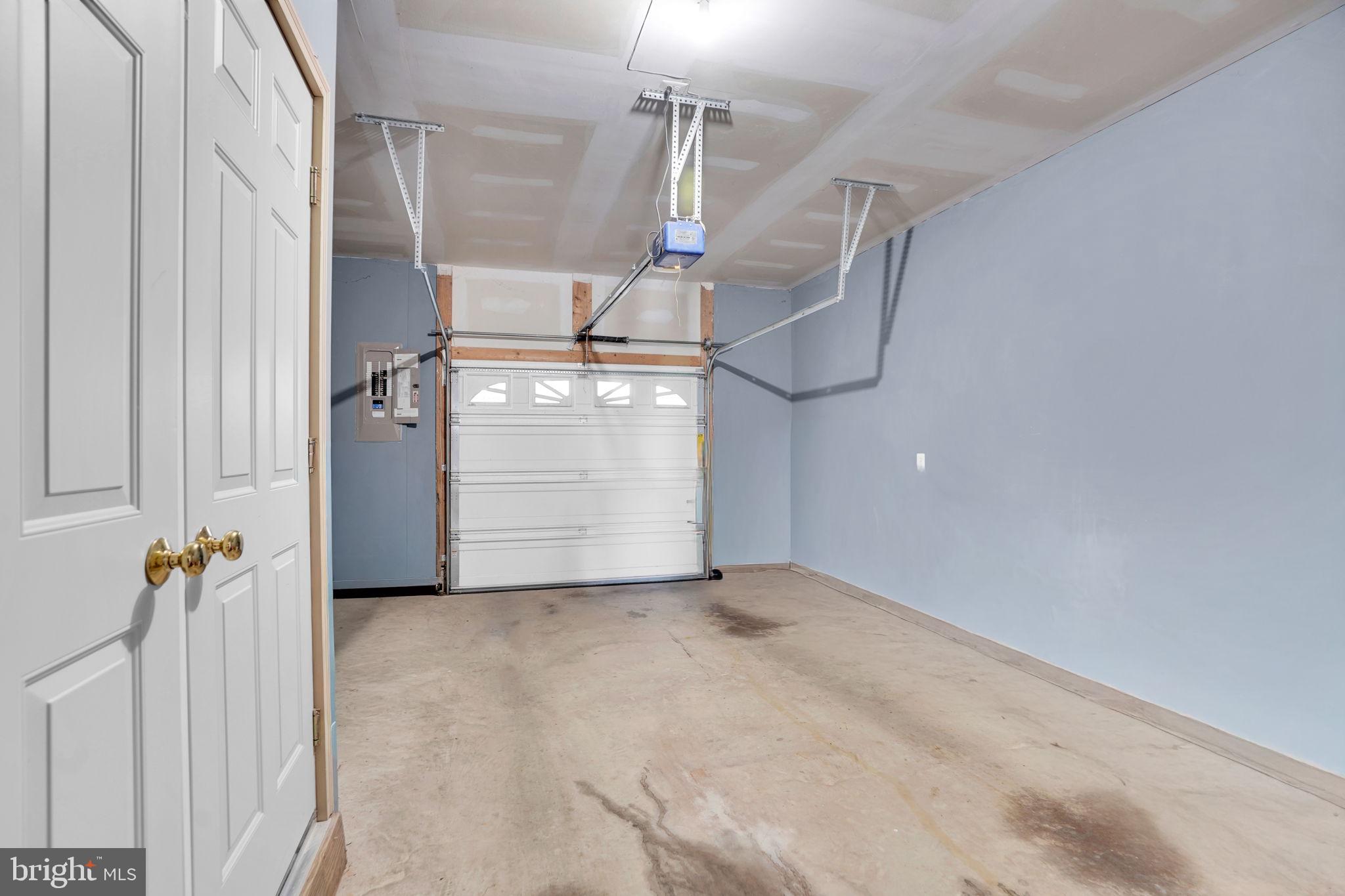 SOUTH RIDING - Residential