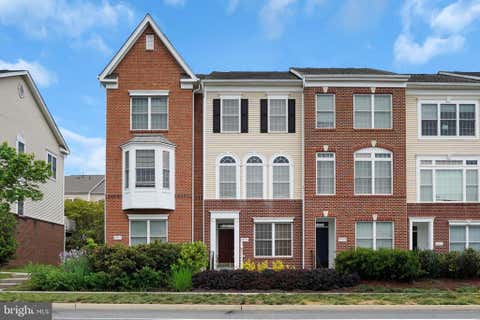 Townhouse For Sale - 25015 Riding Center Drive<br/> CHANTILLY, VA 20152