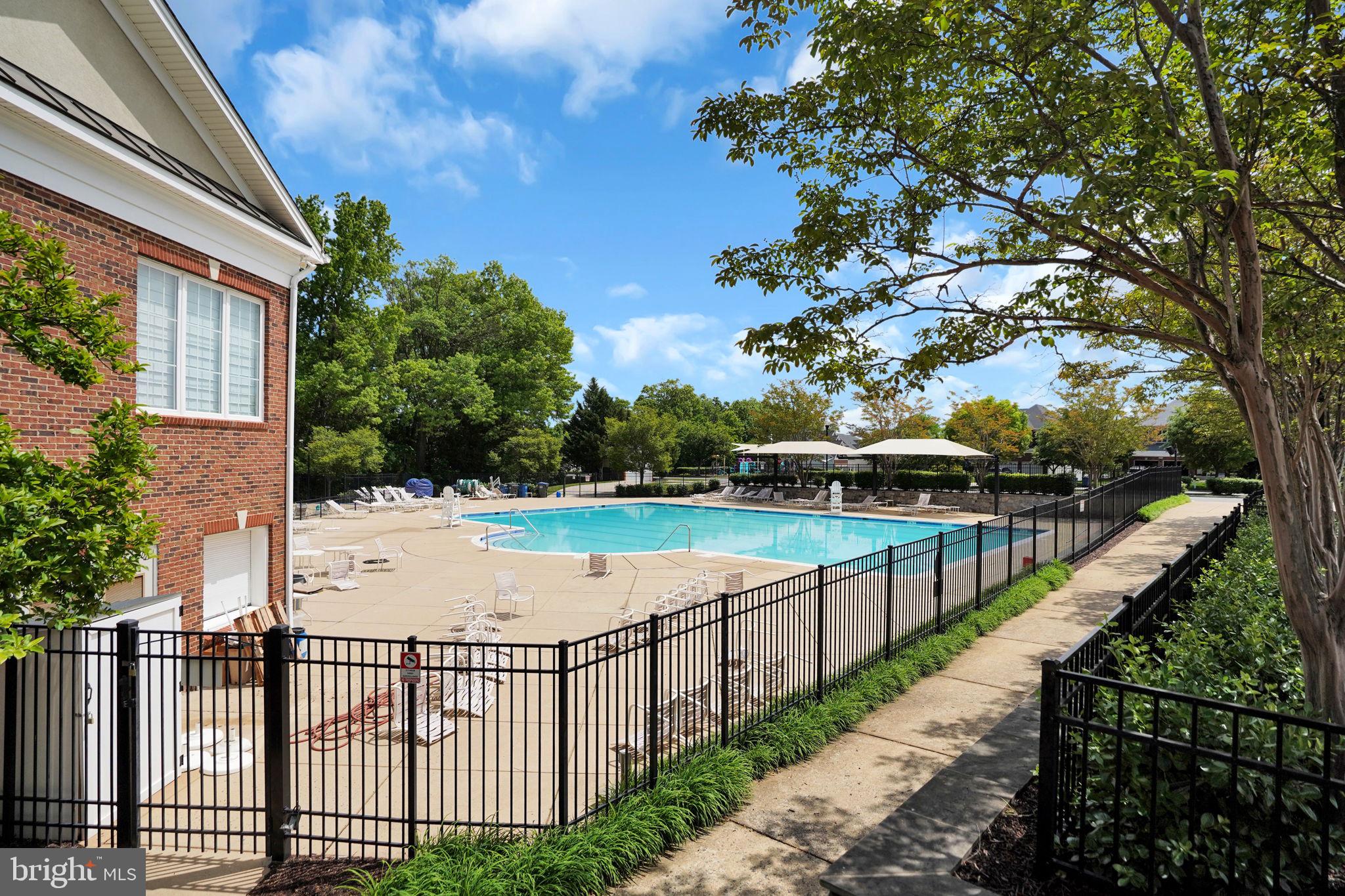 SOUTH RIDING - Residential