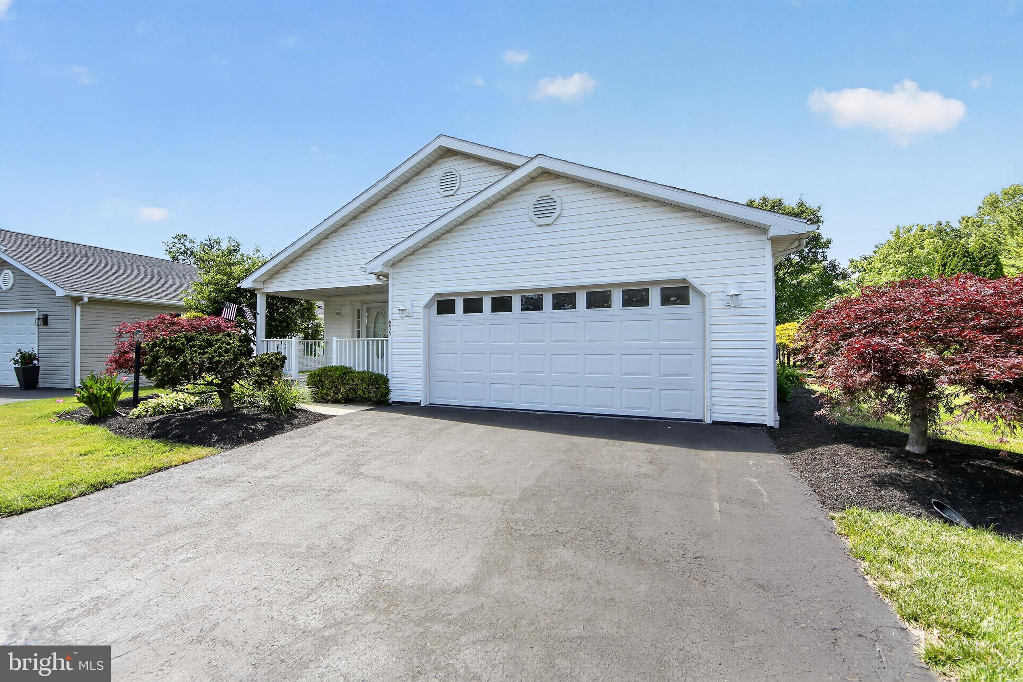 605 VILLAGE WAY