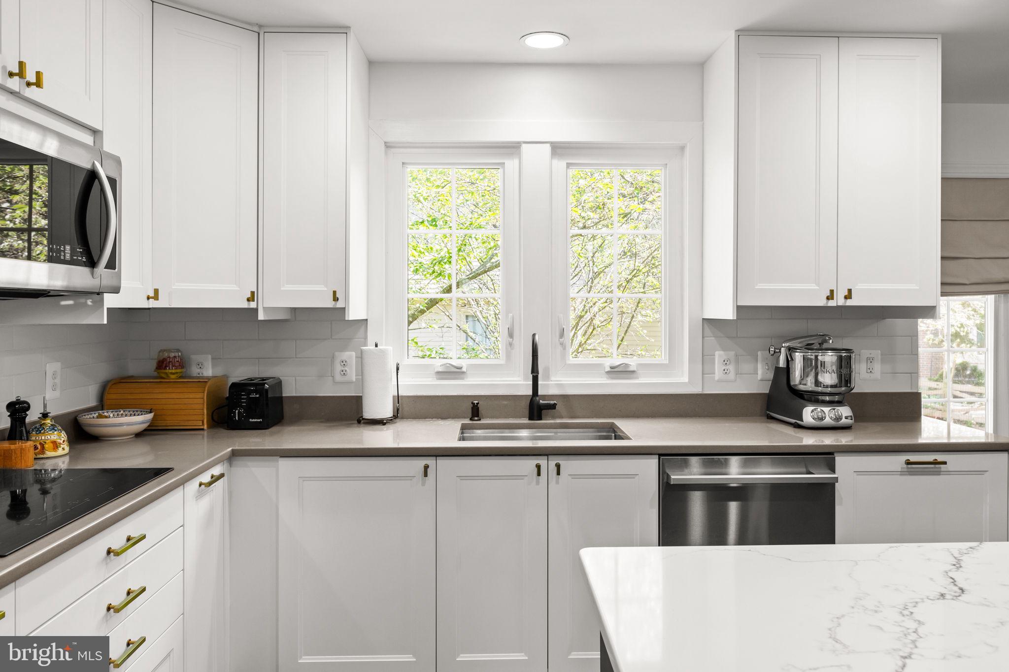 LOWES ISLAND/CASCADES - Residential