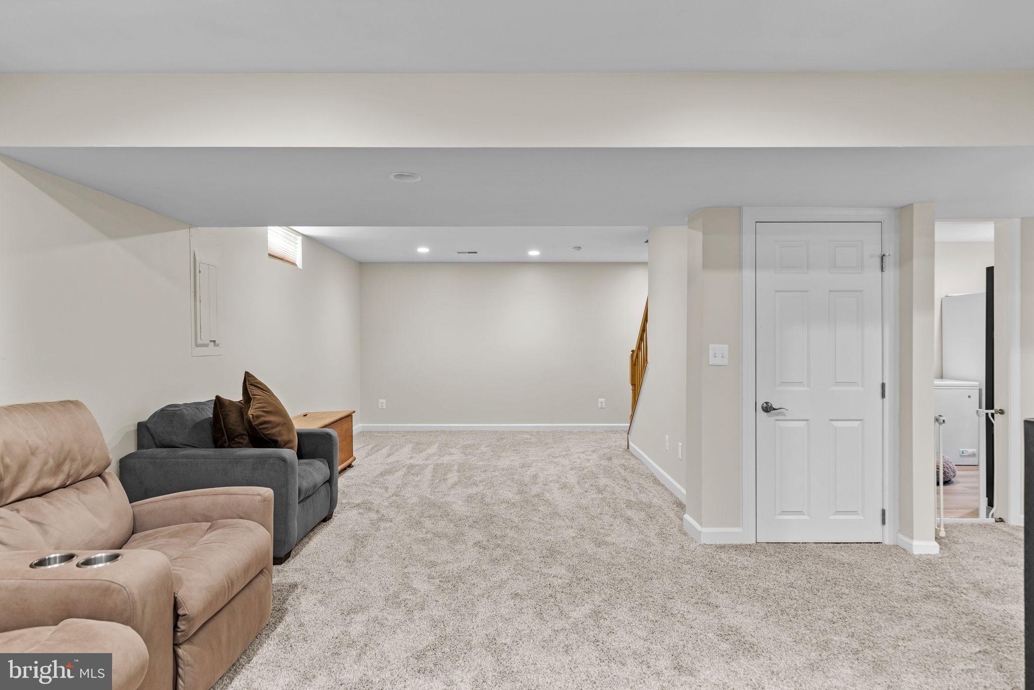 LOWES ISLAND/CASCADES - Residential