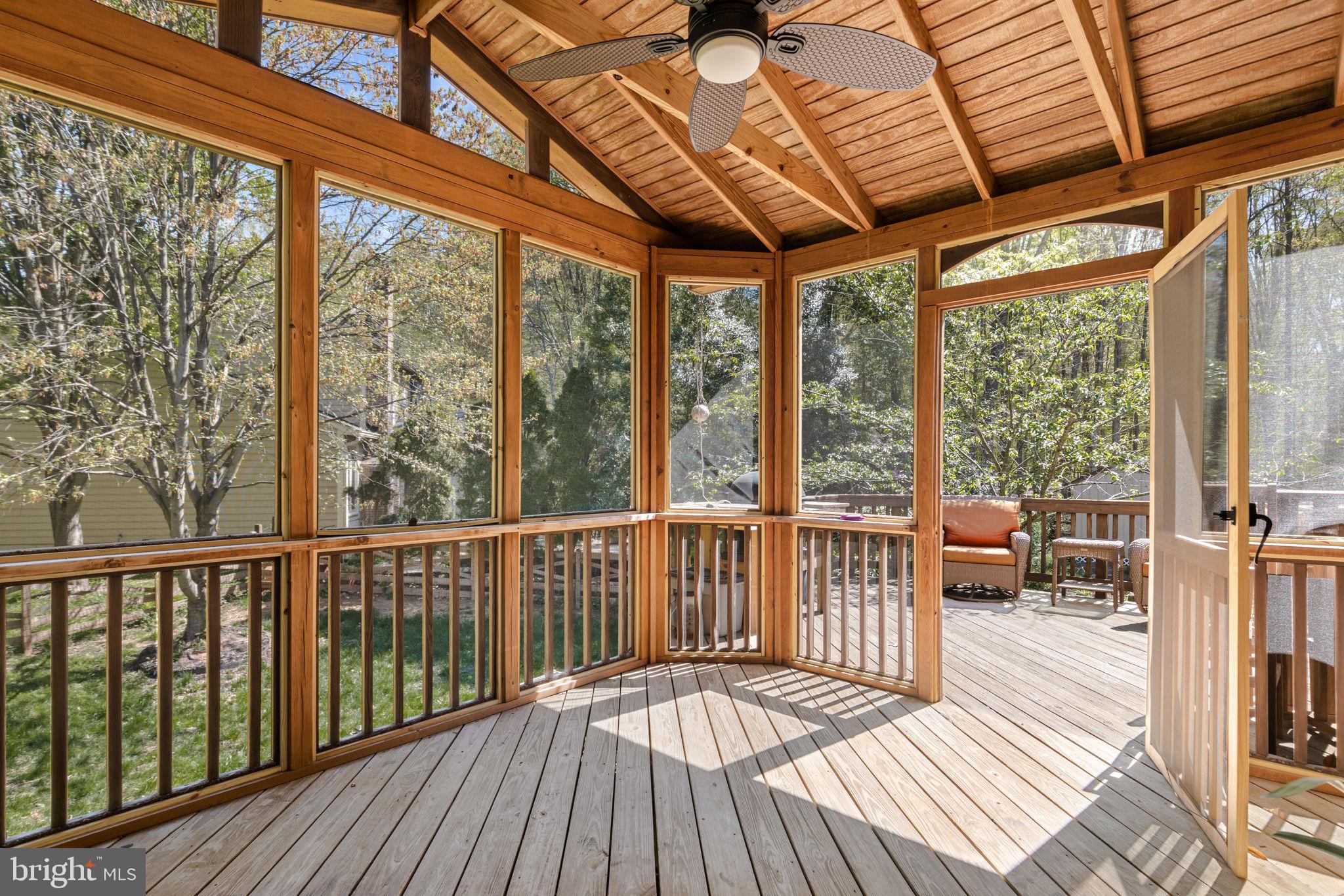 LOWES ISLAND/CASCADES - Residential