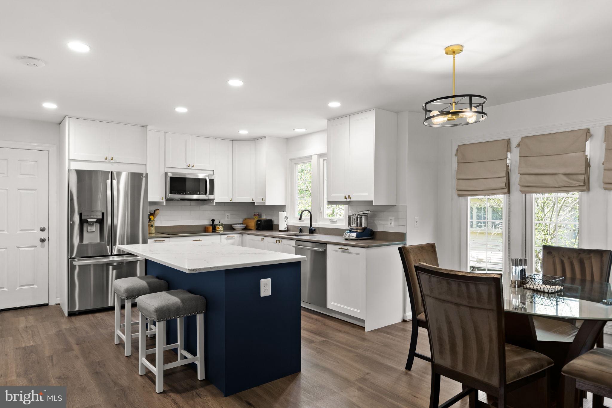 LOWES ISLAND/CASCADES - Residential