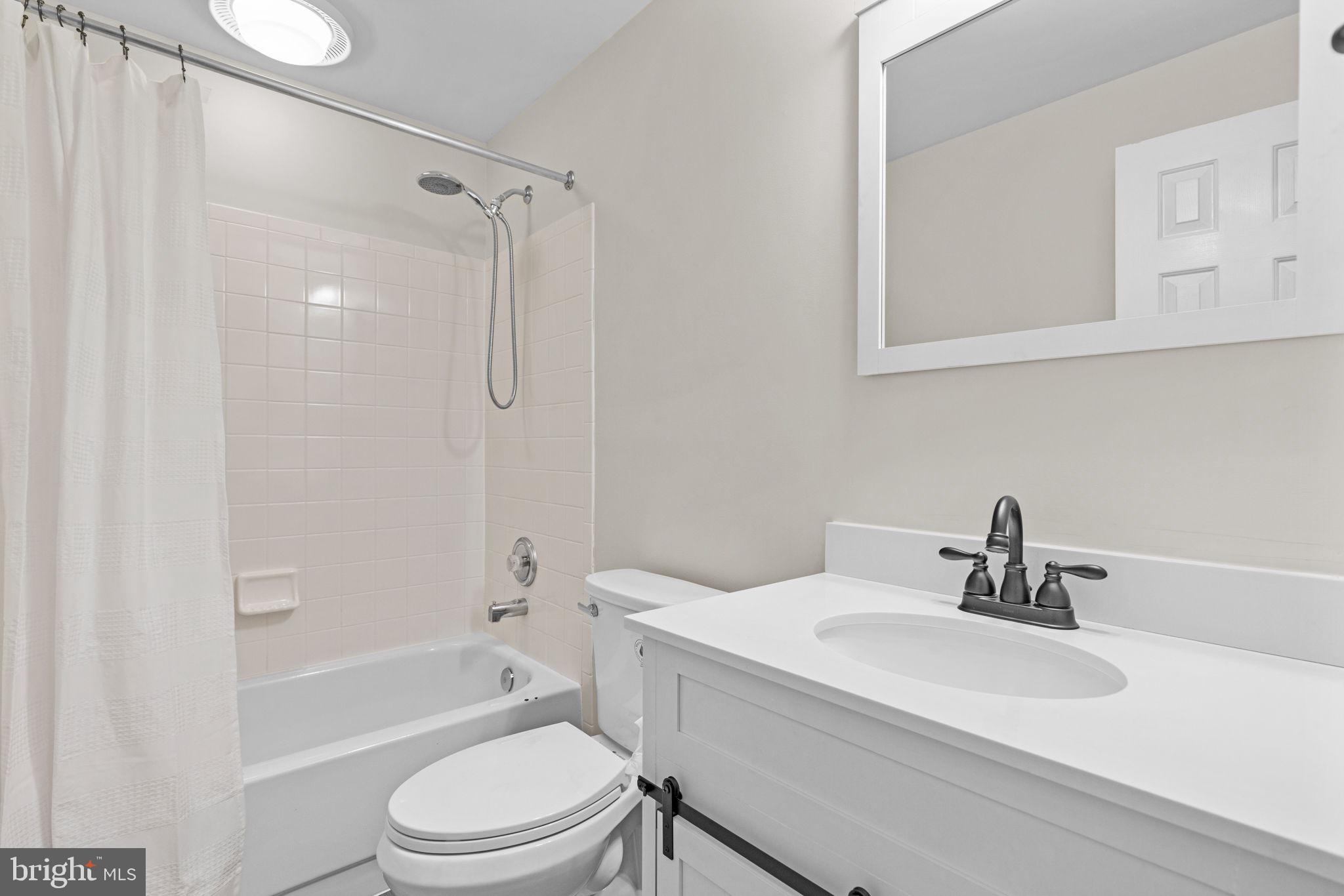 LOWES ISLAND/CASCADES - Residential