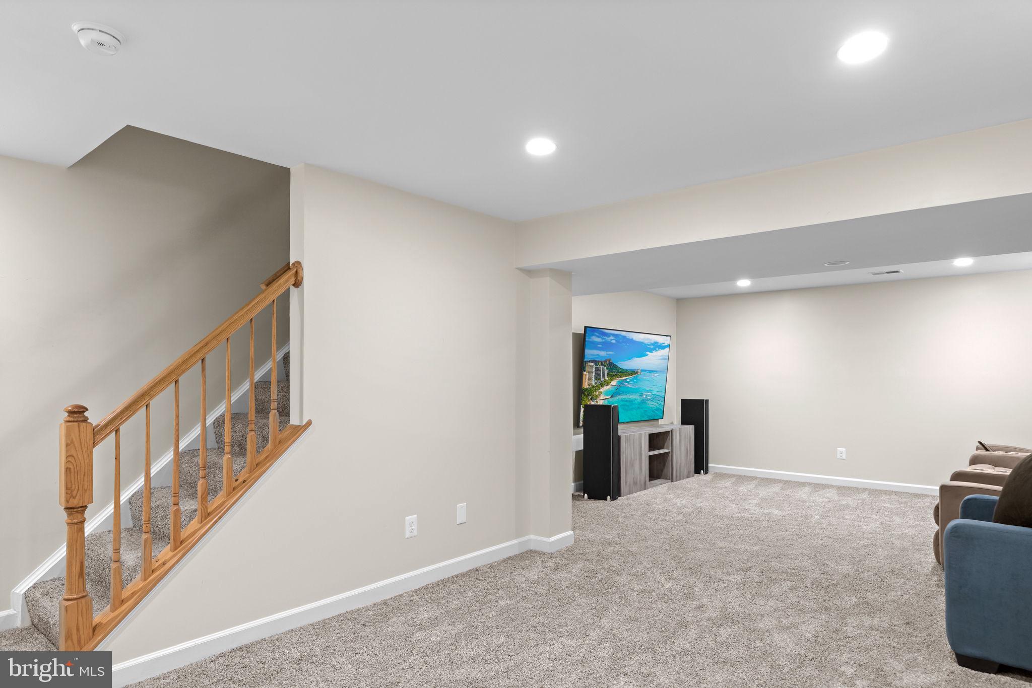 LOWES ISLAND/CASCADES - Residential