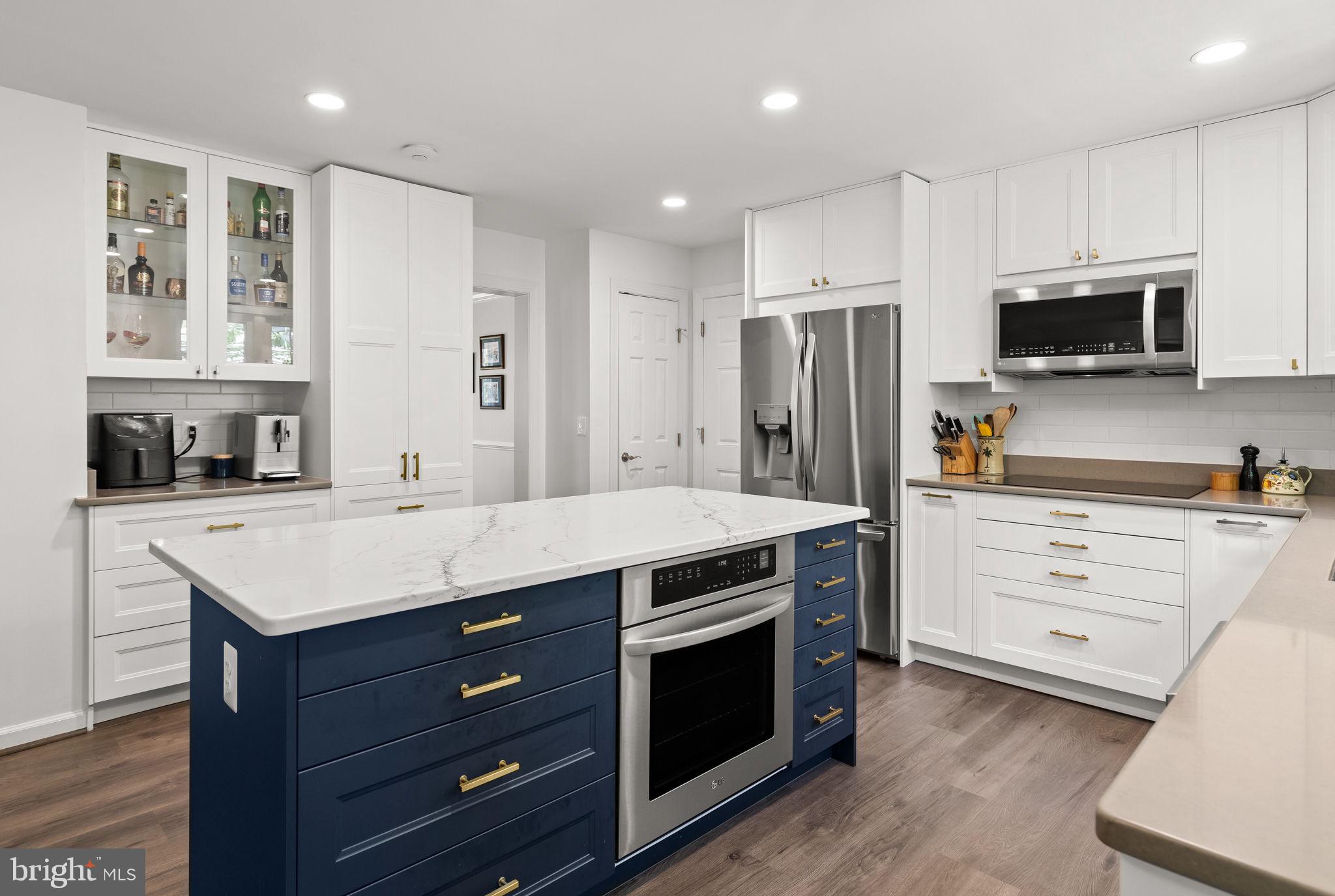 LOWES ISLAND/CASCADES - Residential