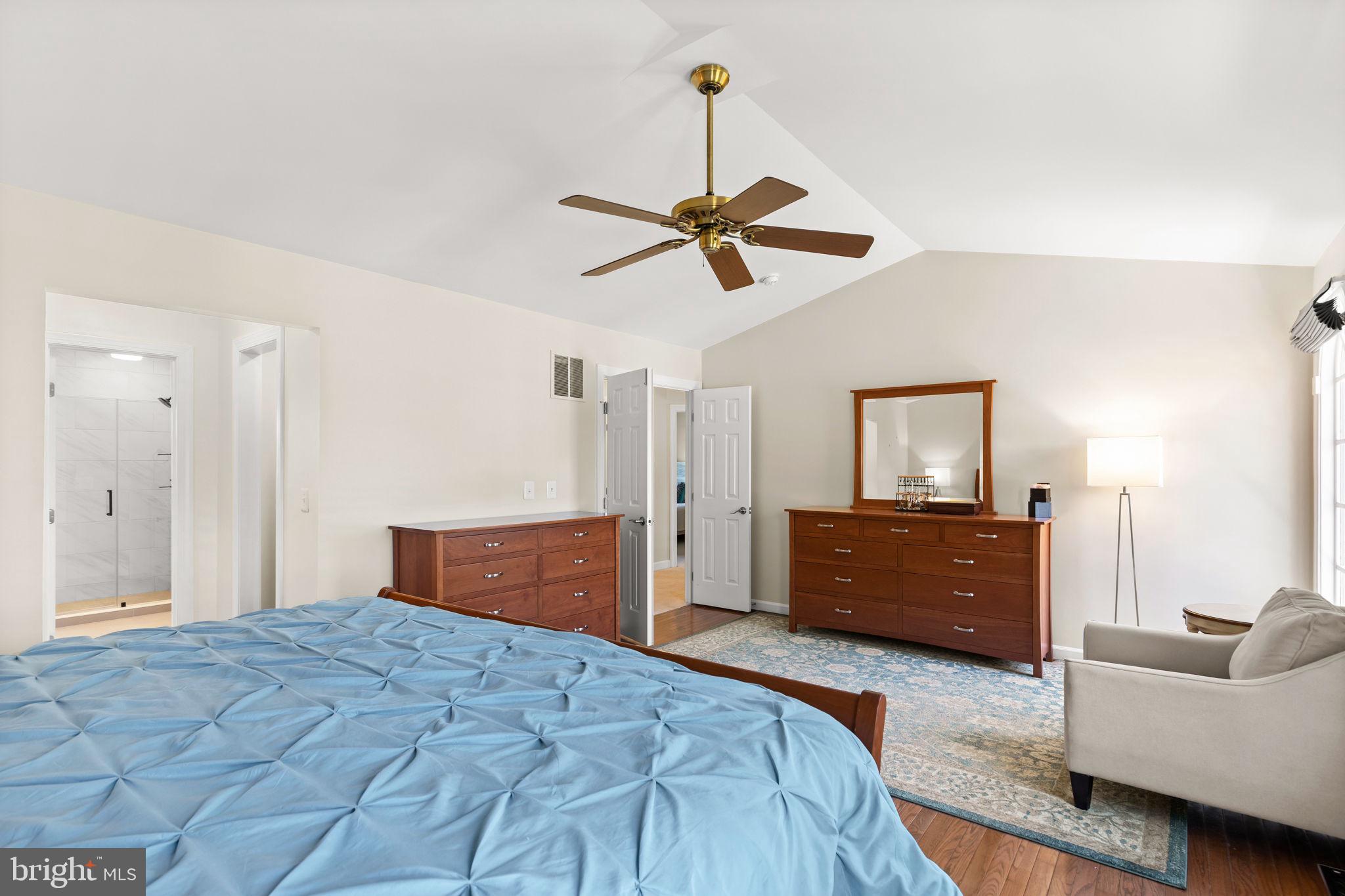 LOWES ISLAND/CASCADES - Residential