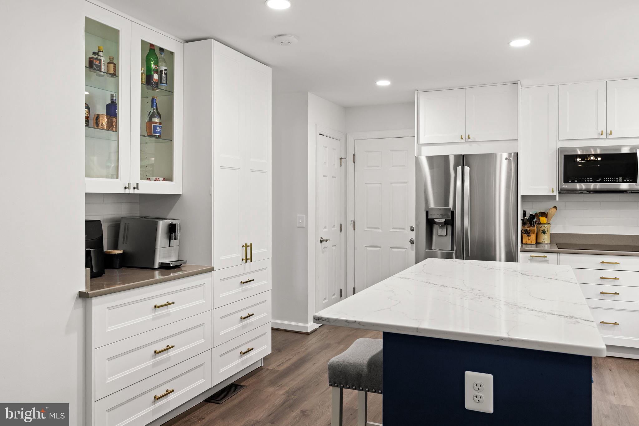 LOWES ISLAND/CASCADES - Residential