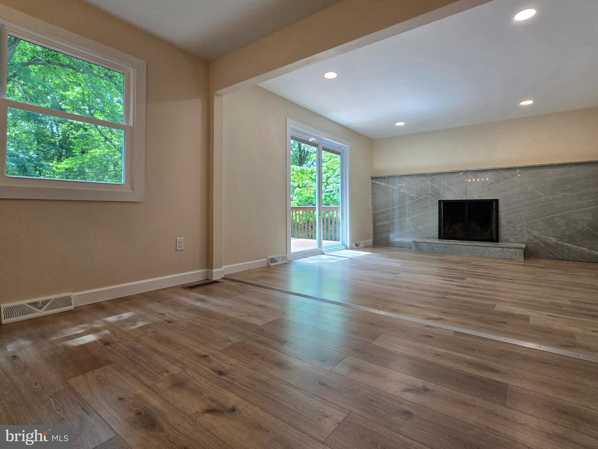 SOUTHAMPTON HILLS - Residential