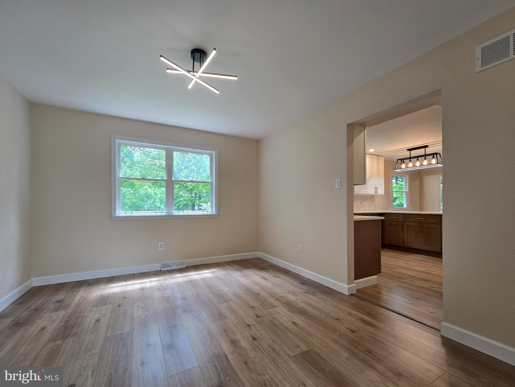 SOUTHAMPTON HILLS - Residential