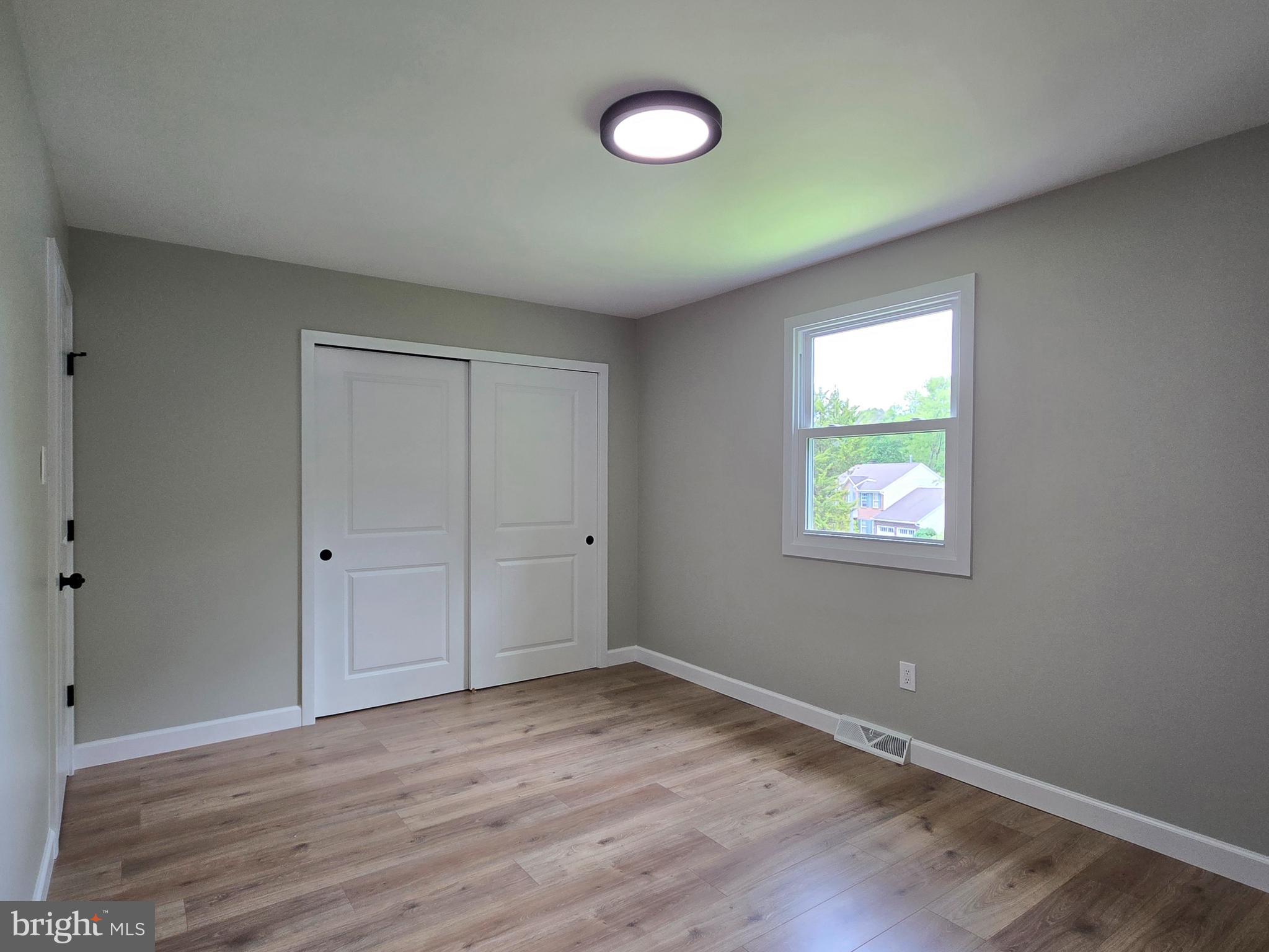 SOUTHAMPTON HILLS - Residential
