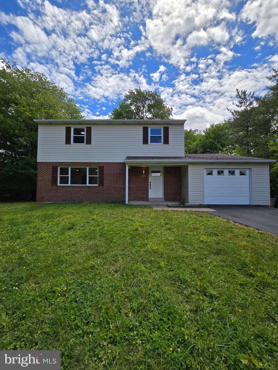 SOUTHAMPTON HILLS - Residential