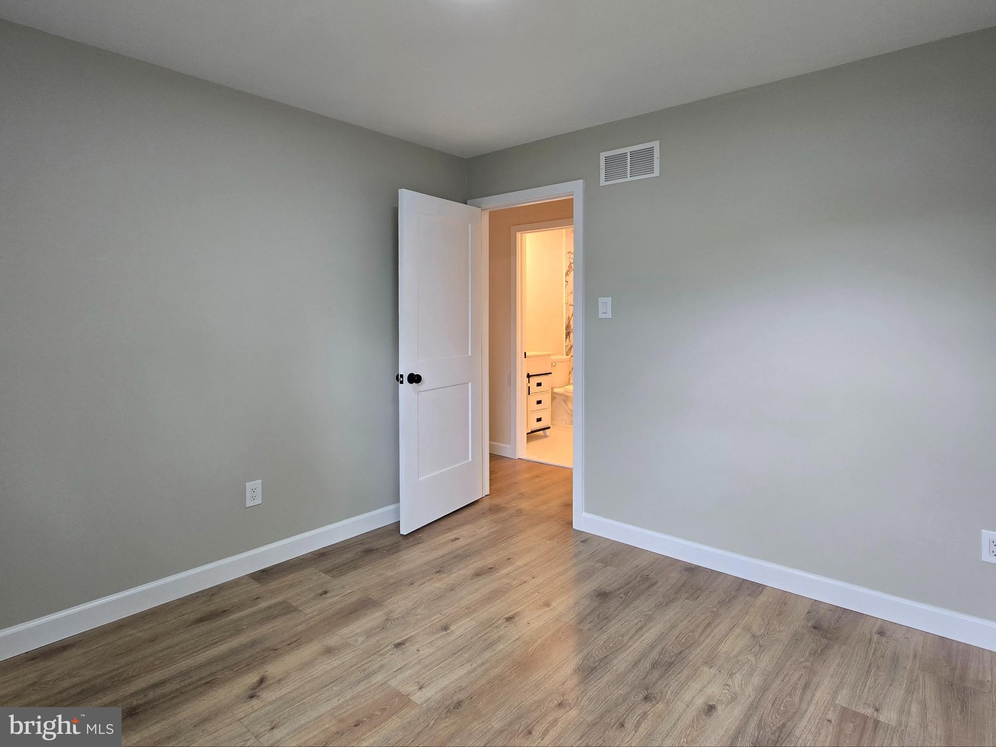 SOUTHAMPTON HILLS - Residential
