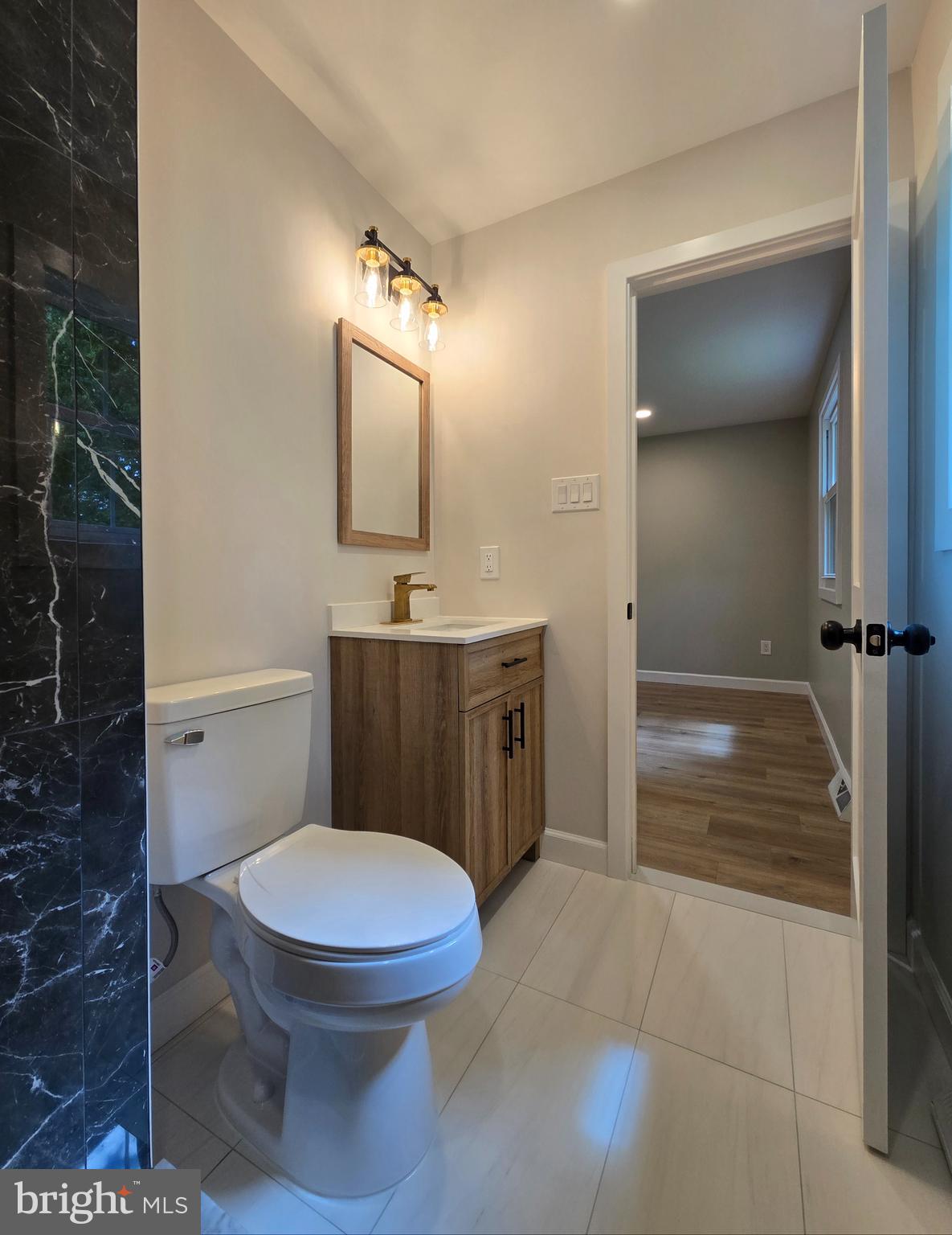 SOUTHAMPTON HILLS - Residential