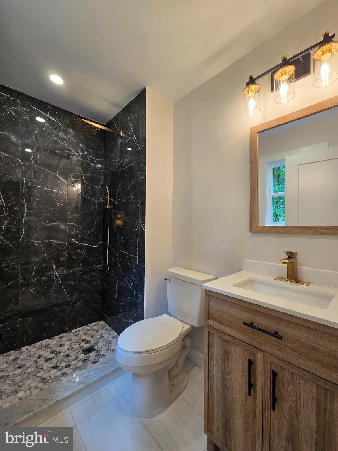 SOUTHAMPTON HILLS - Residential