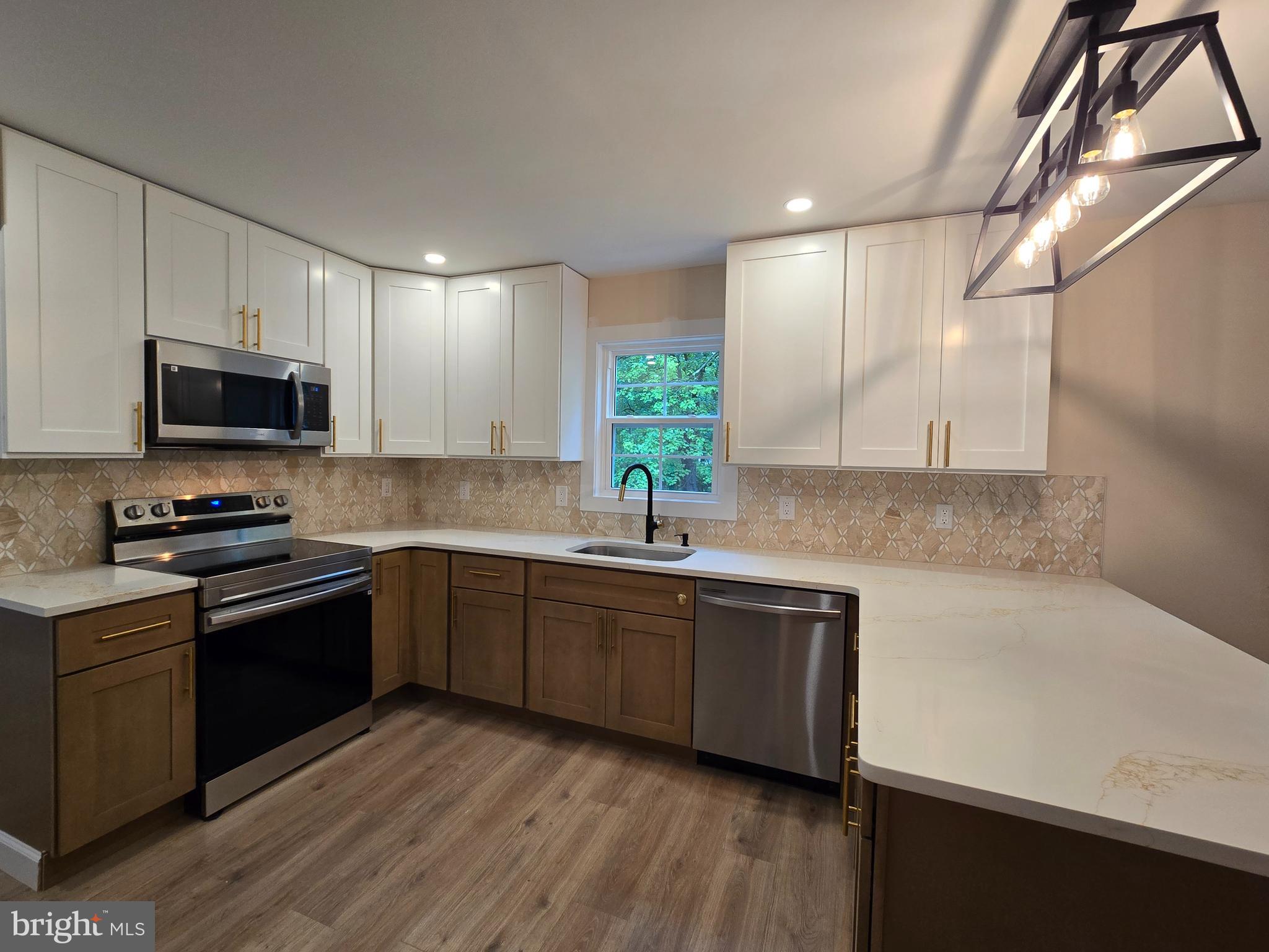 SOUTHAMPTON HILLS - Residential