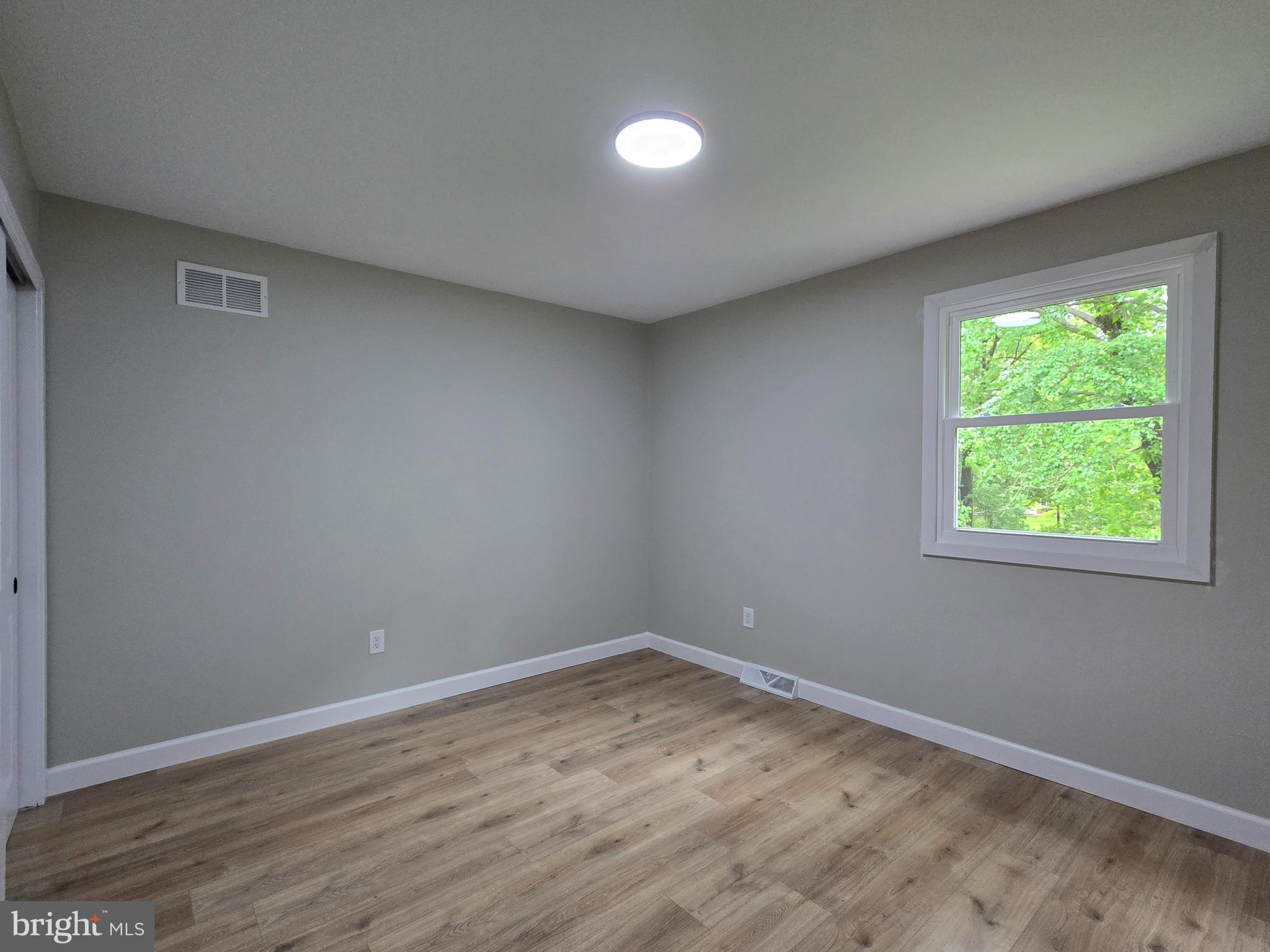 SOUTHAMPTON HILLS - Residential