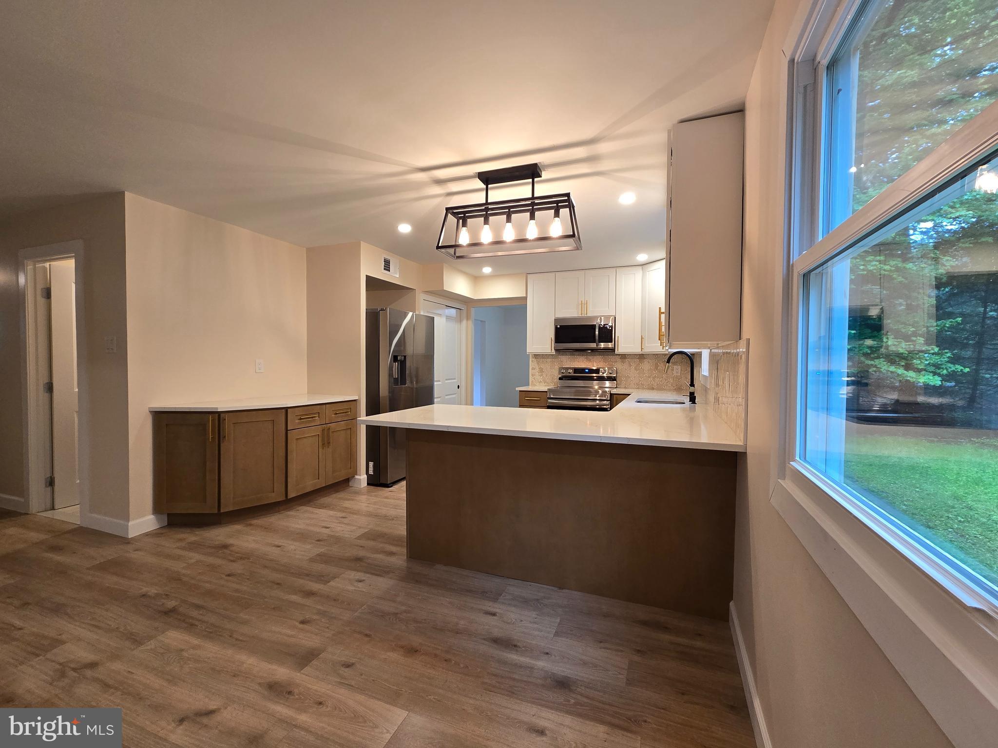 SOUTHAMPTON HILLS - Residential