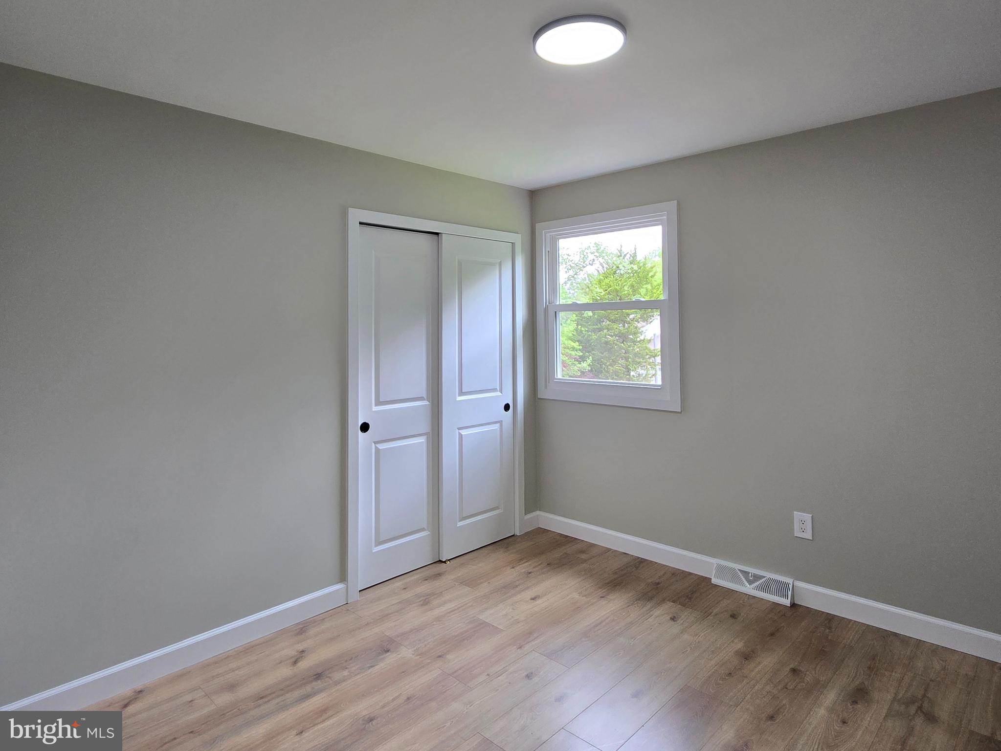 SOUTHAMPTON HILLS - Residential