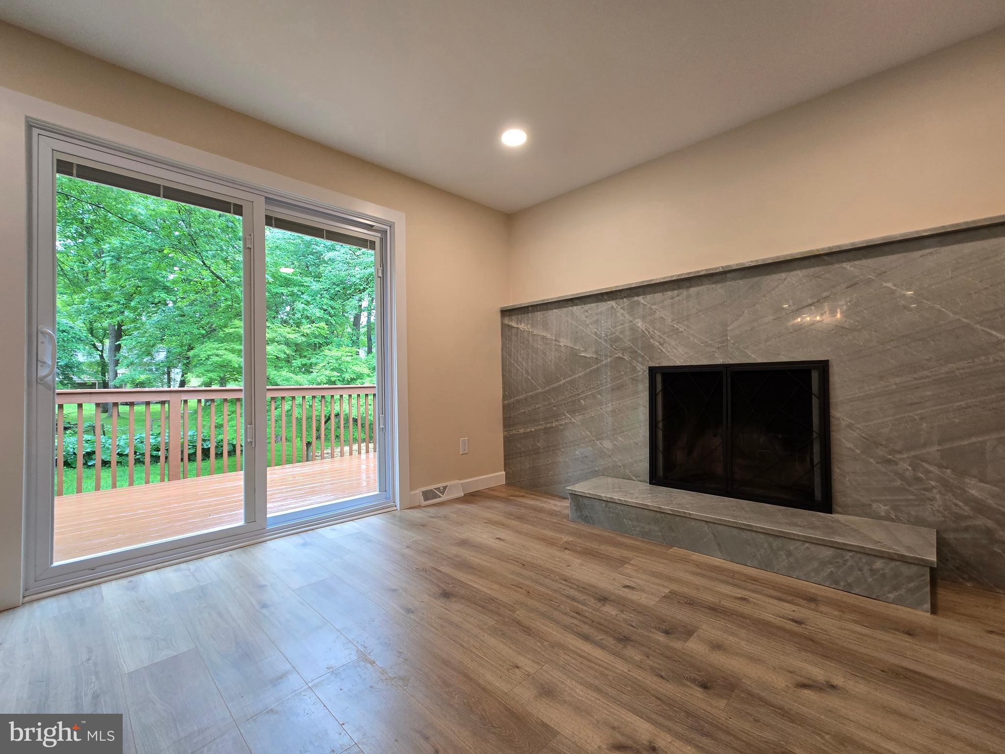 SOUTHAMPTON HILLS - Residential