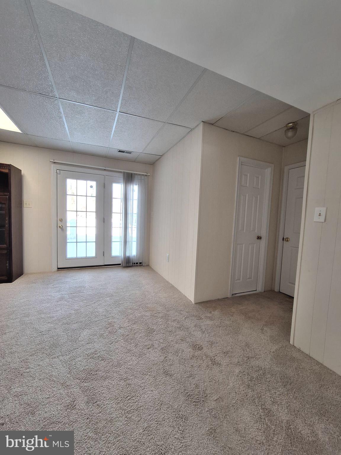 FAIRFAX ACRES - Residential Lease