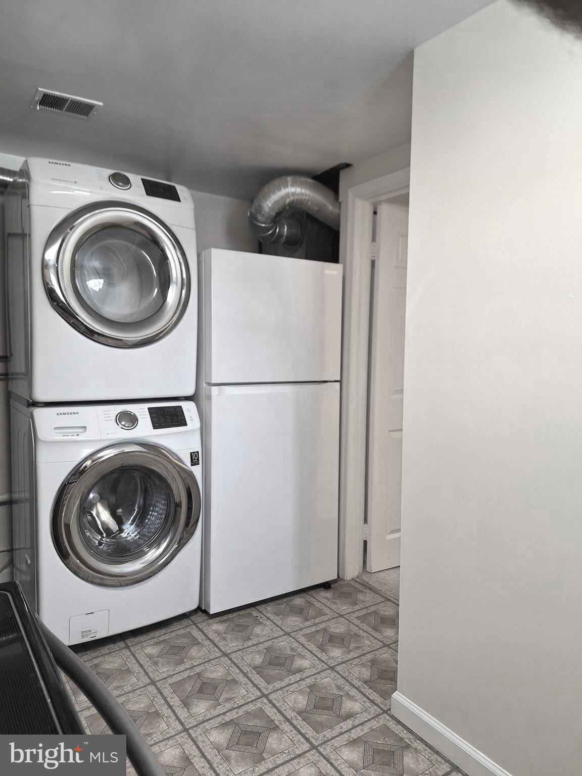 FAIRFAX ACRES - Residential Lease