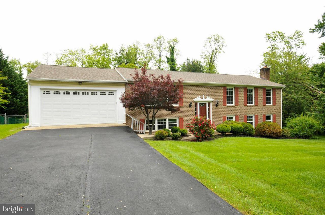 FAIRFAX ACRES - Residential Lease