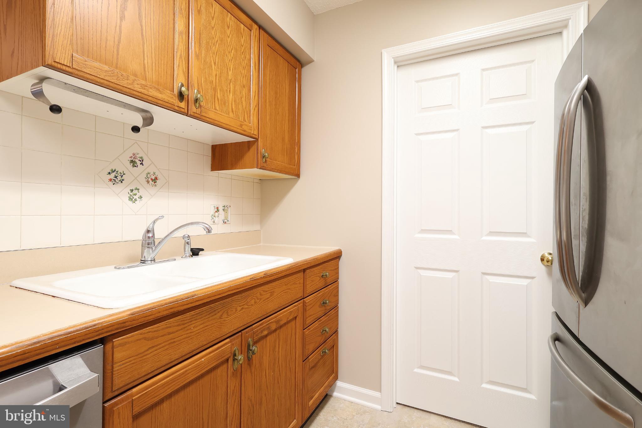 THOROUGHBRED CROSSING - Residential