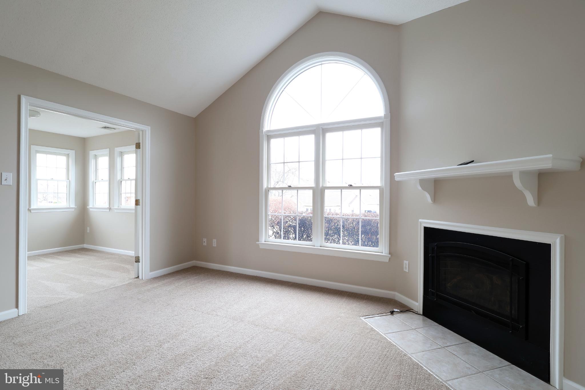 THOROUGHBRED CROSSING - Residential