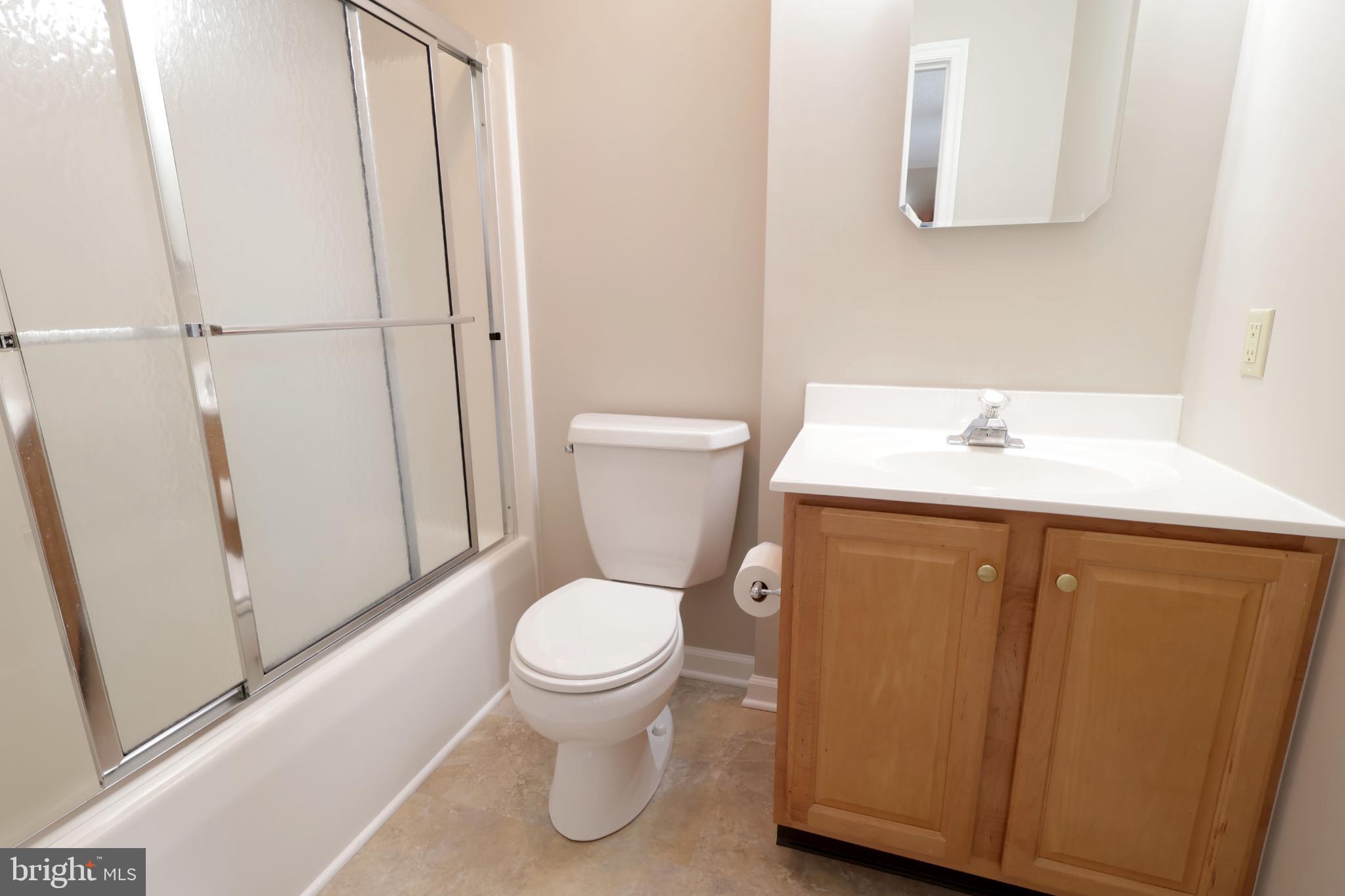 THOROUGHBRED CROSSING - Residential