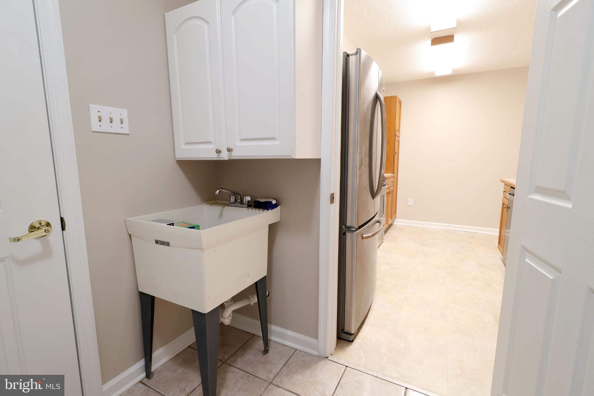 THOROUGHBRED CROSSING - Residential