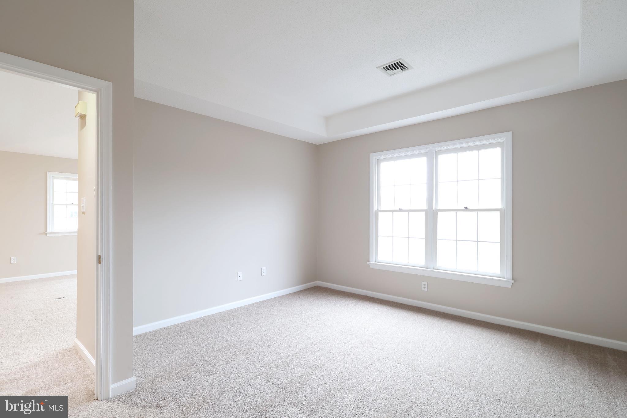 THOROUGHBRED CROSSING - Residential