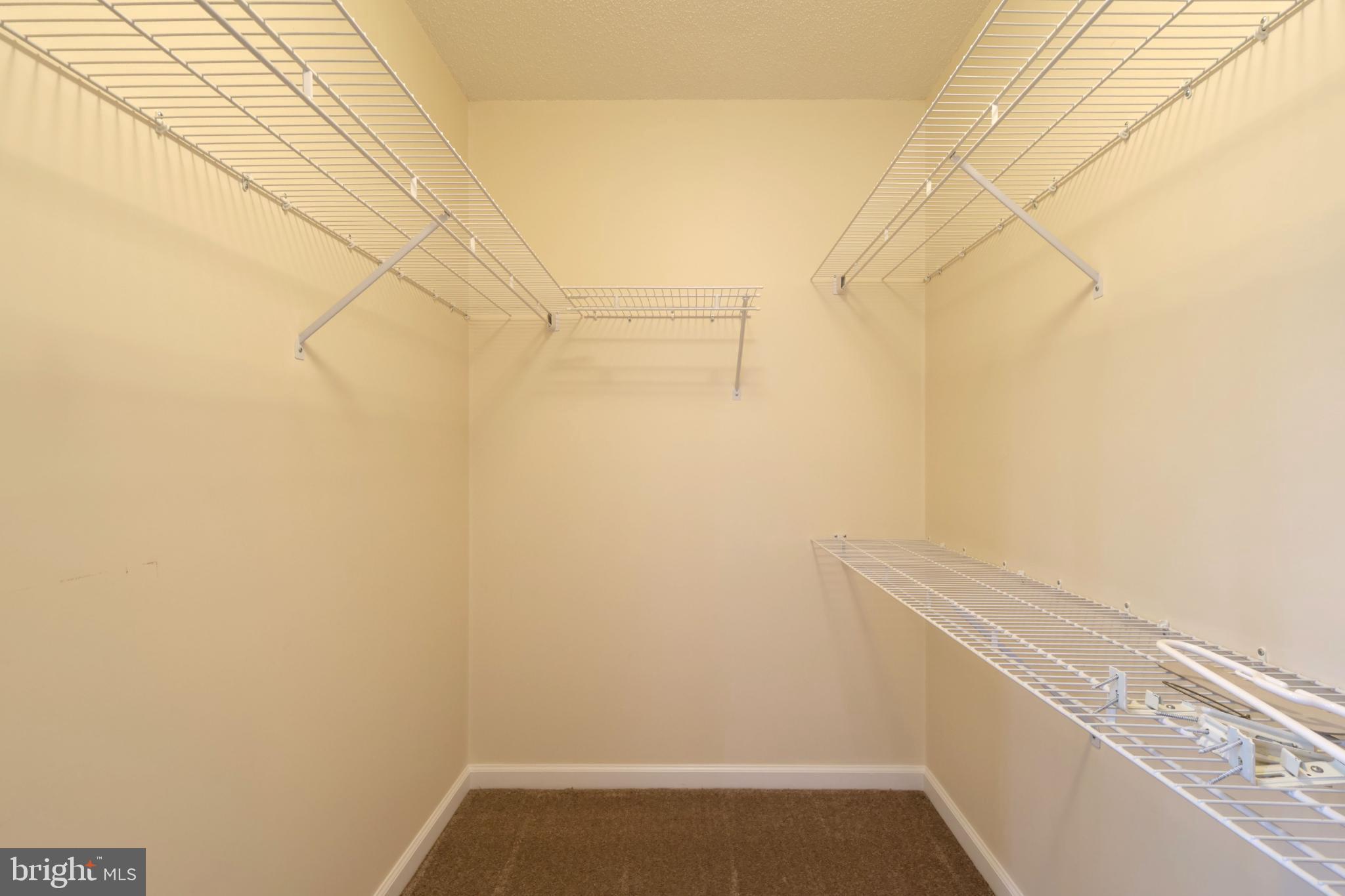 THOROUGHBRED CROSSING - Residential