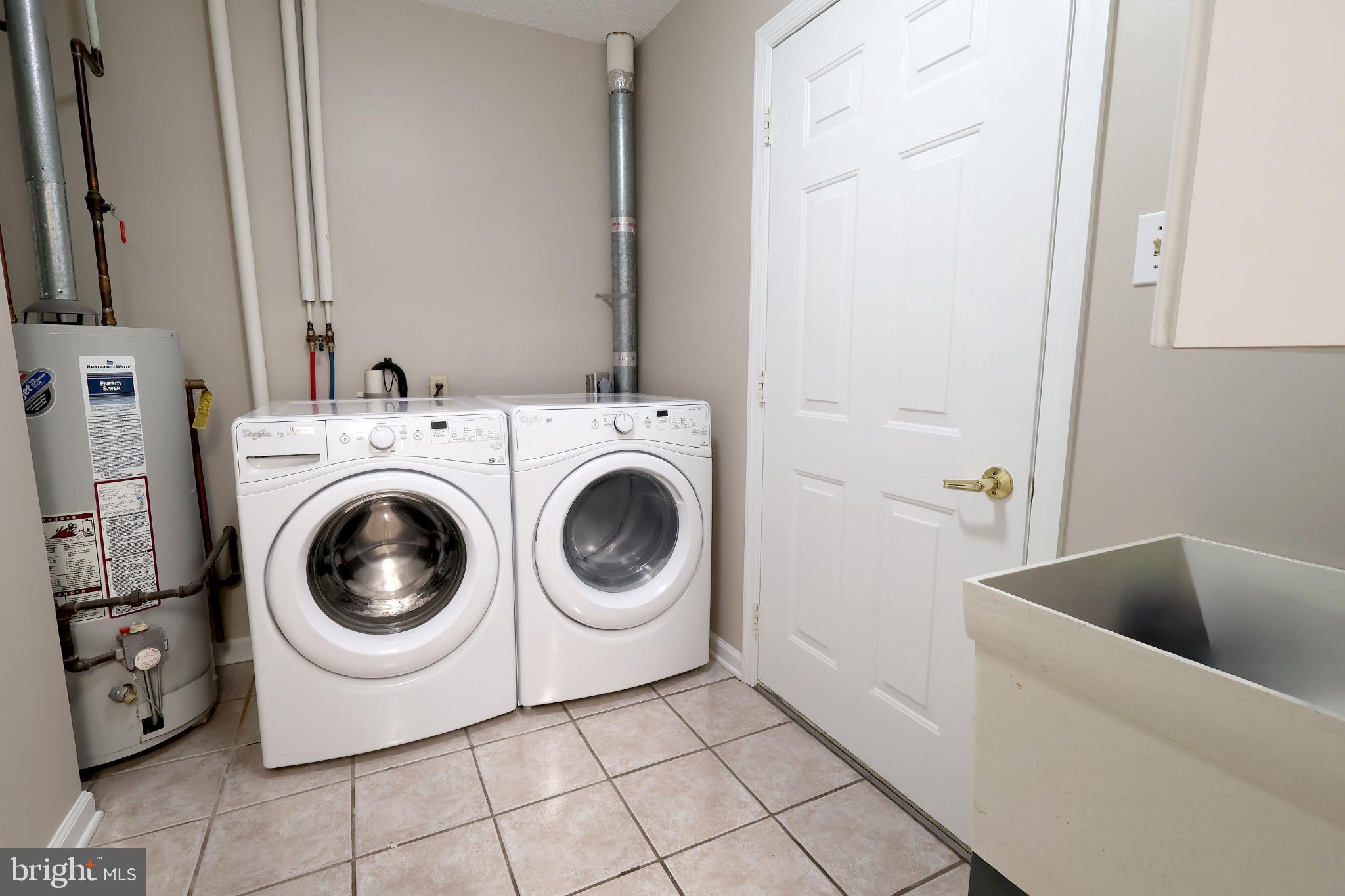 THOROUGHBRED CROSSING - Residential