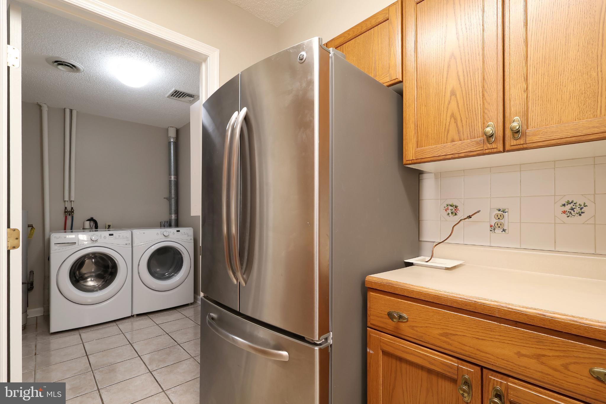 THOROUGHBRED CROSSING - Residential