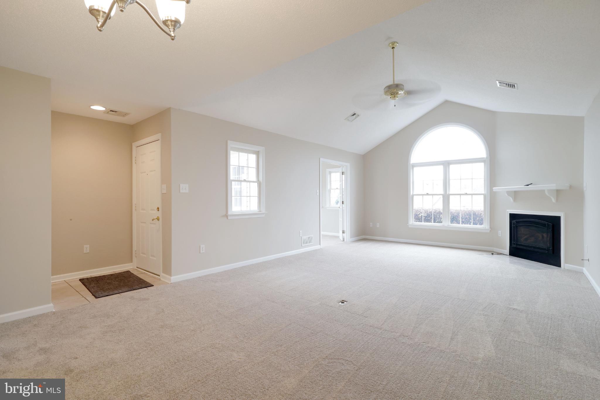 THOROUGHBRED CROSSING - Residential