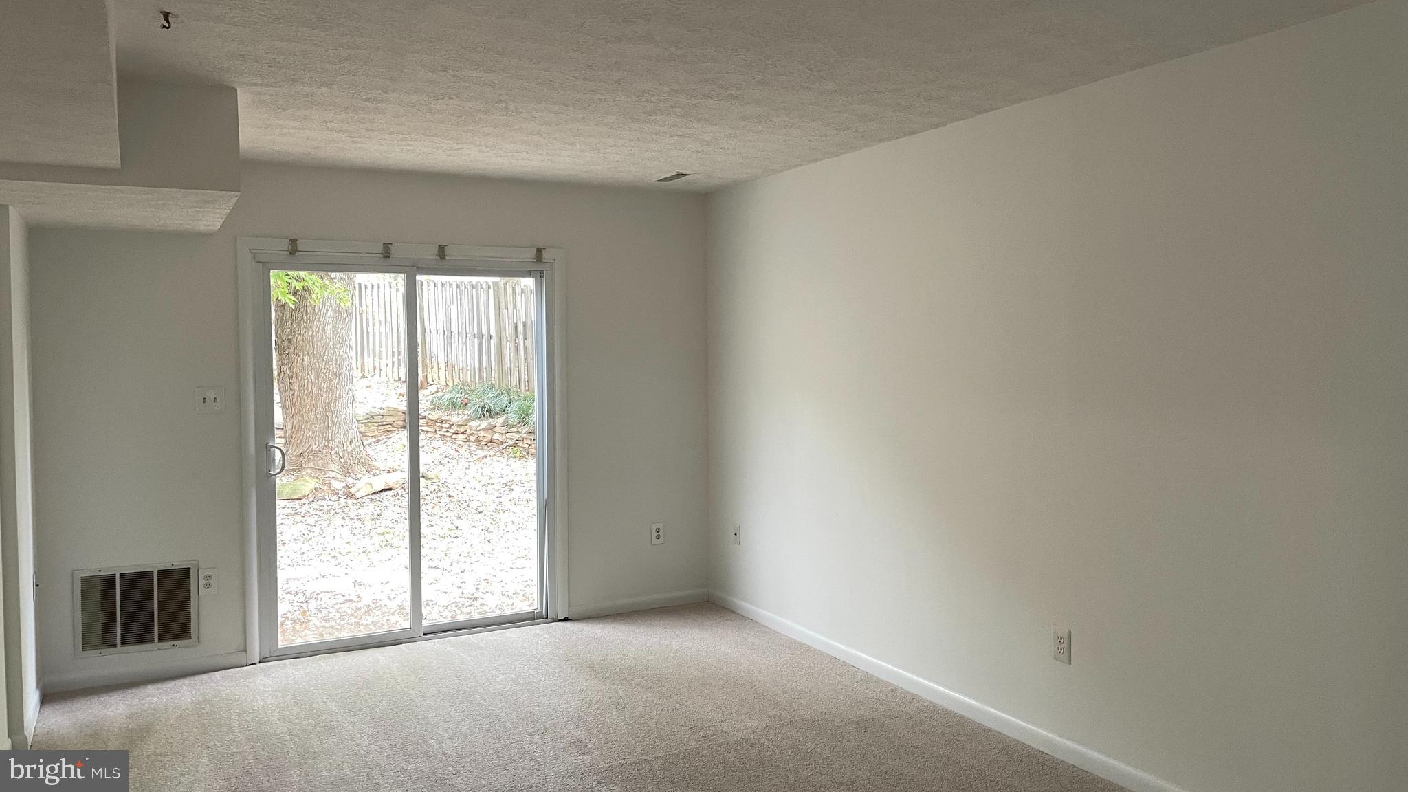 DALE CITY - Residential Lease