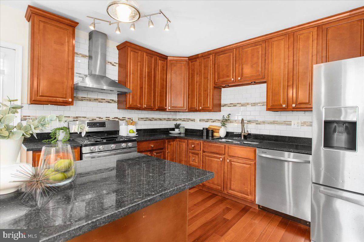 HAMPDEN HISTORIC DISTRICT - Residential