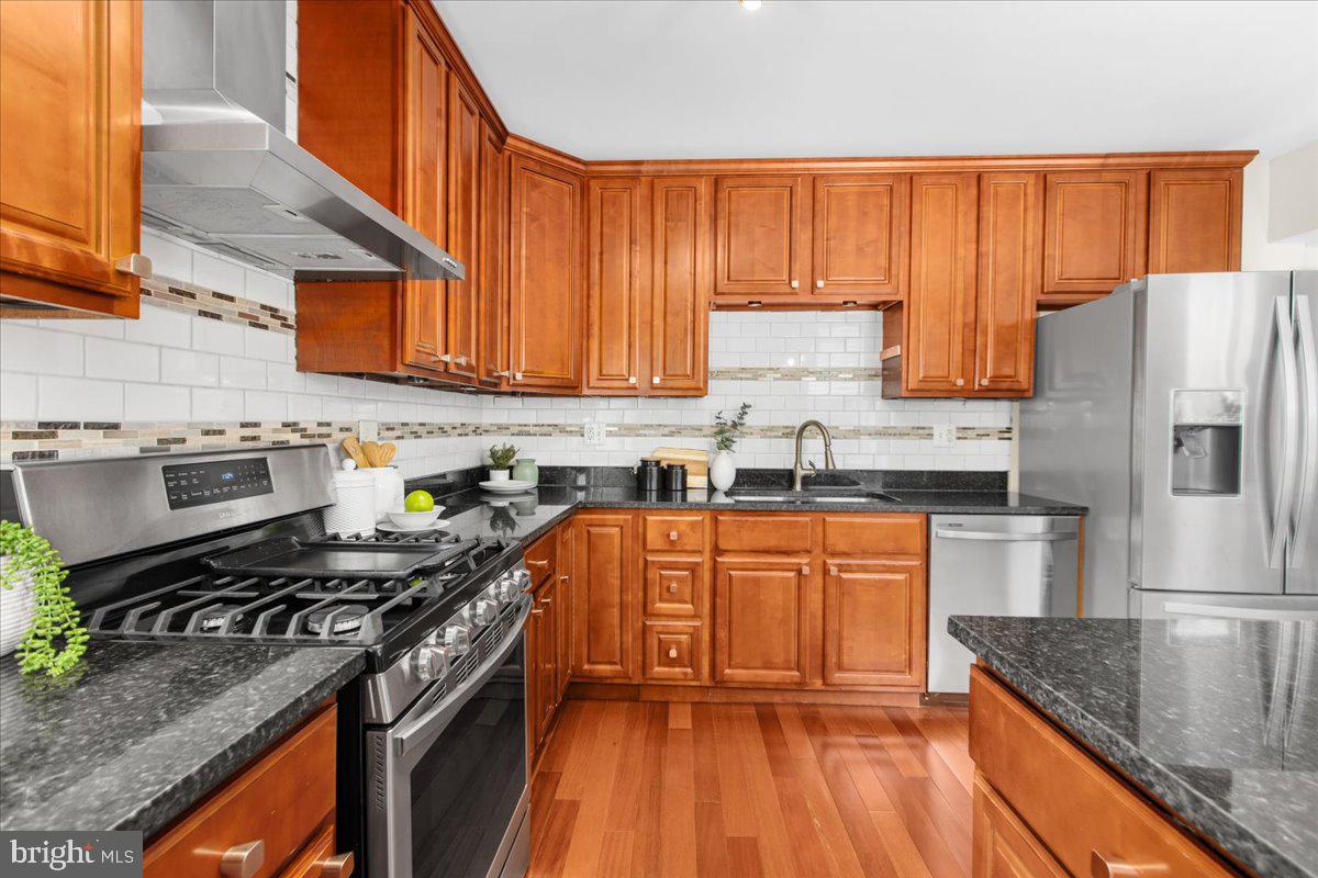 HAMPDEN HISTORIC DISTRICT - Residential