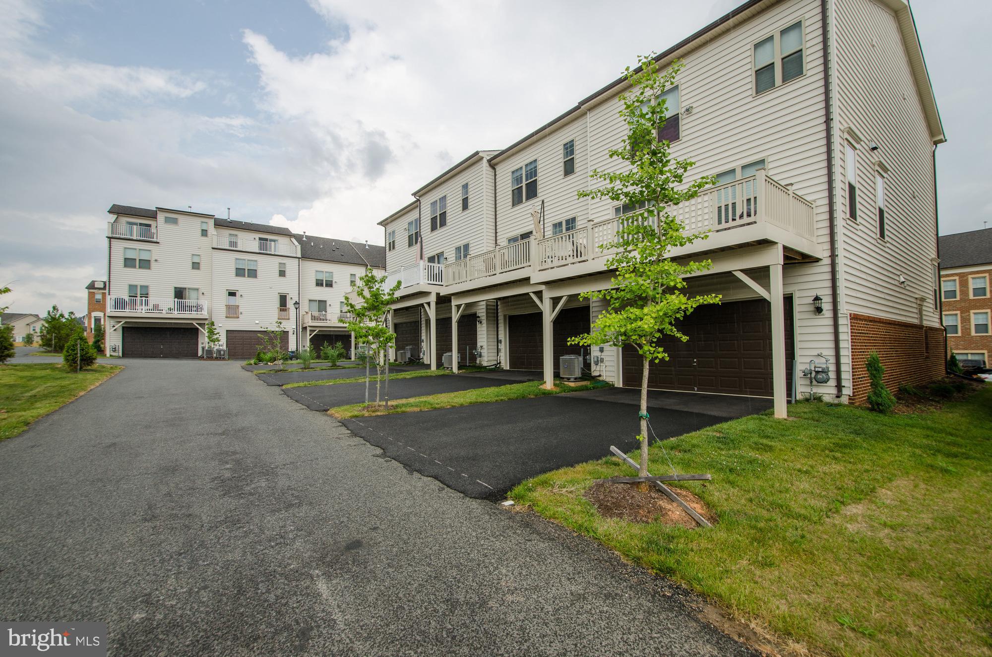 POPLAR RUN - Residential Lease