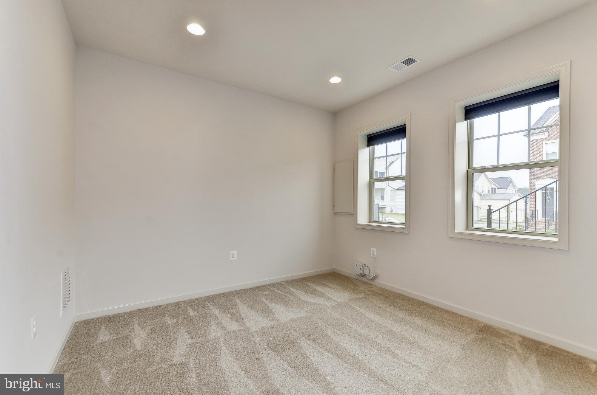 POPLAR RUN - Residential Lease