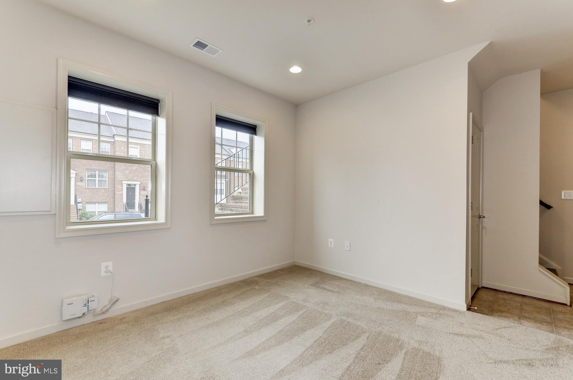 POPLAR RUN - Residential Lease