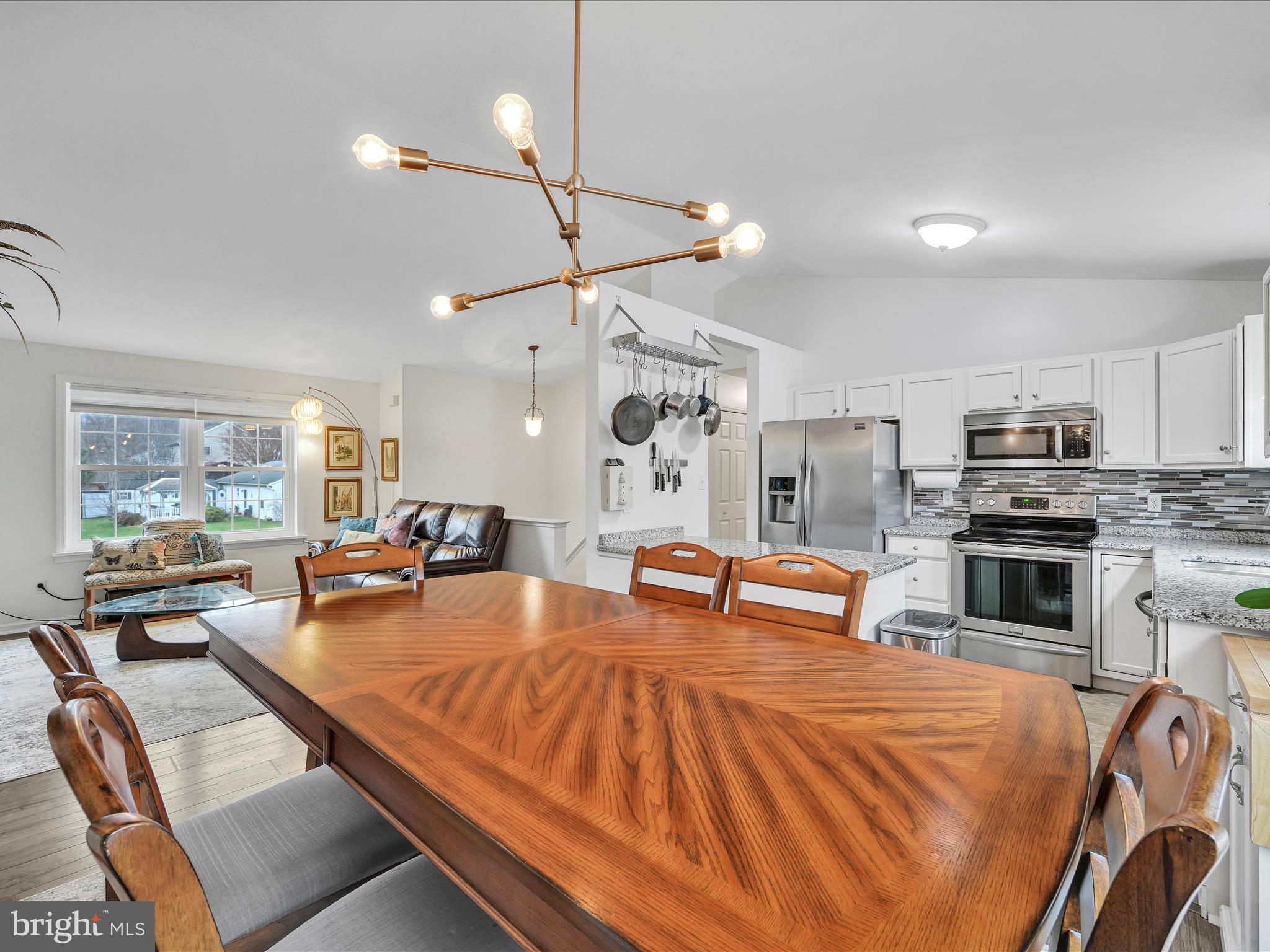 COMMODORES LANDING - Residential