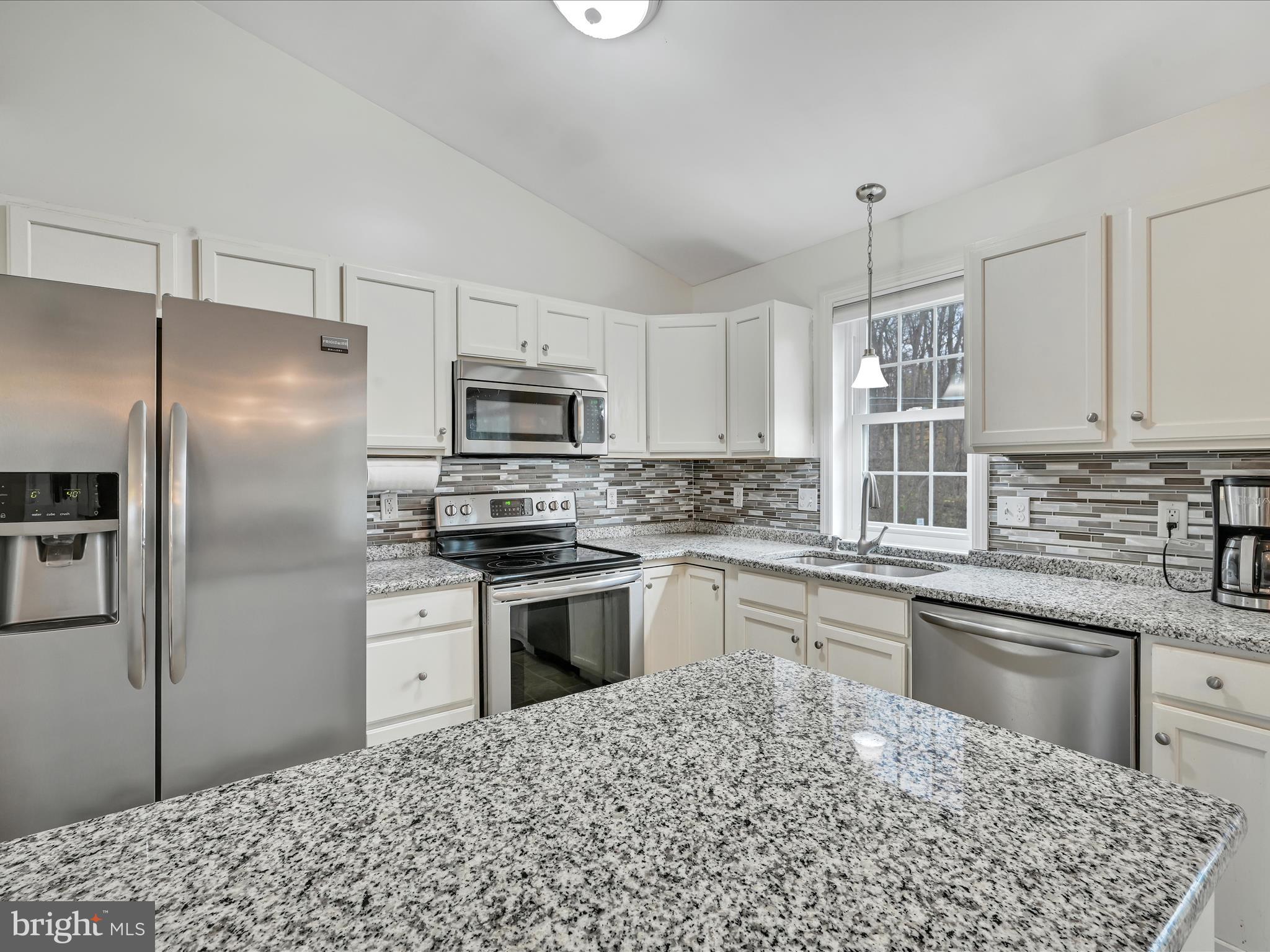 COMMODORES LANDING - Residential